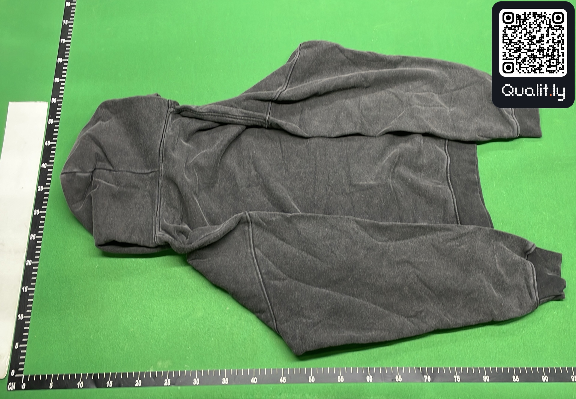Hoodie QC photo 3 of 142
