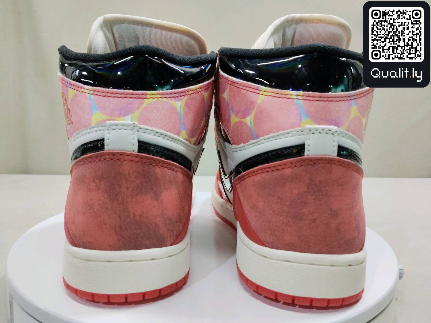 Sneakers QC photo 1 of 20