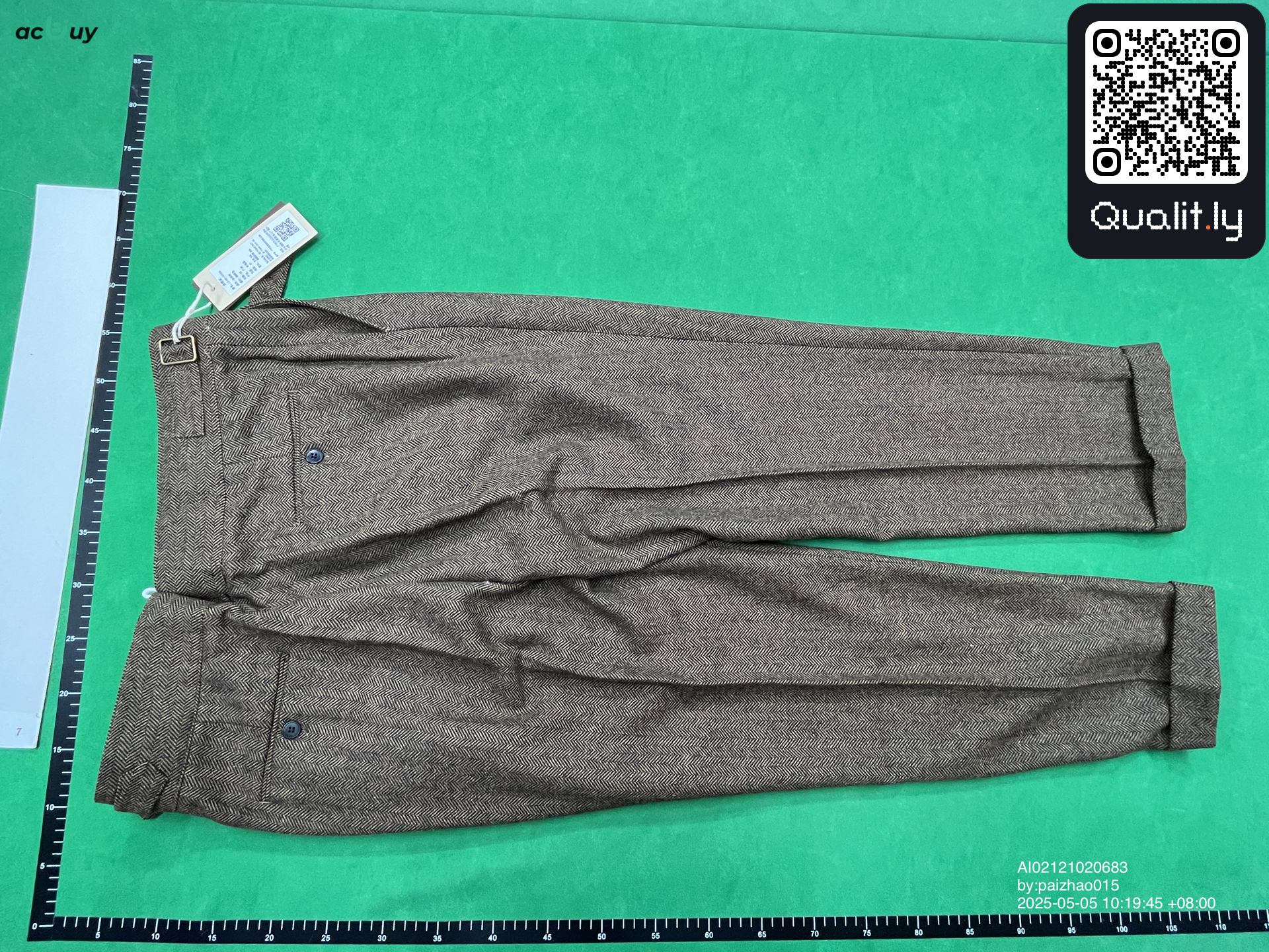 Pantaloni — fotografie QC 2 din 4