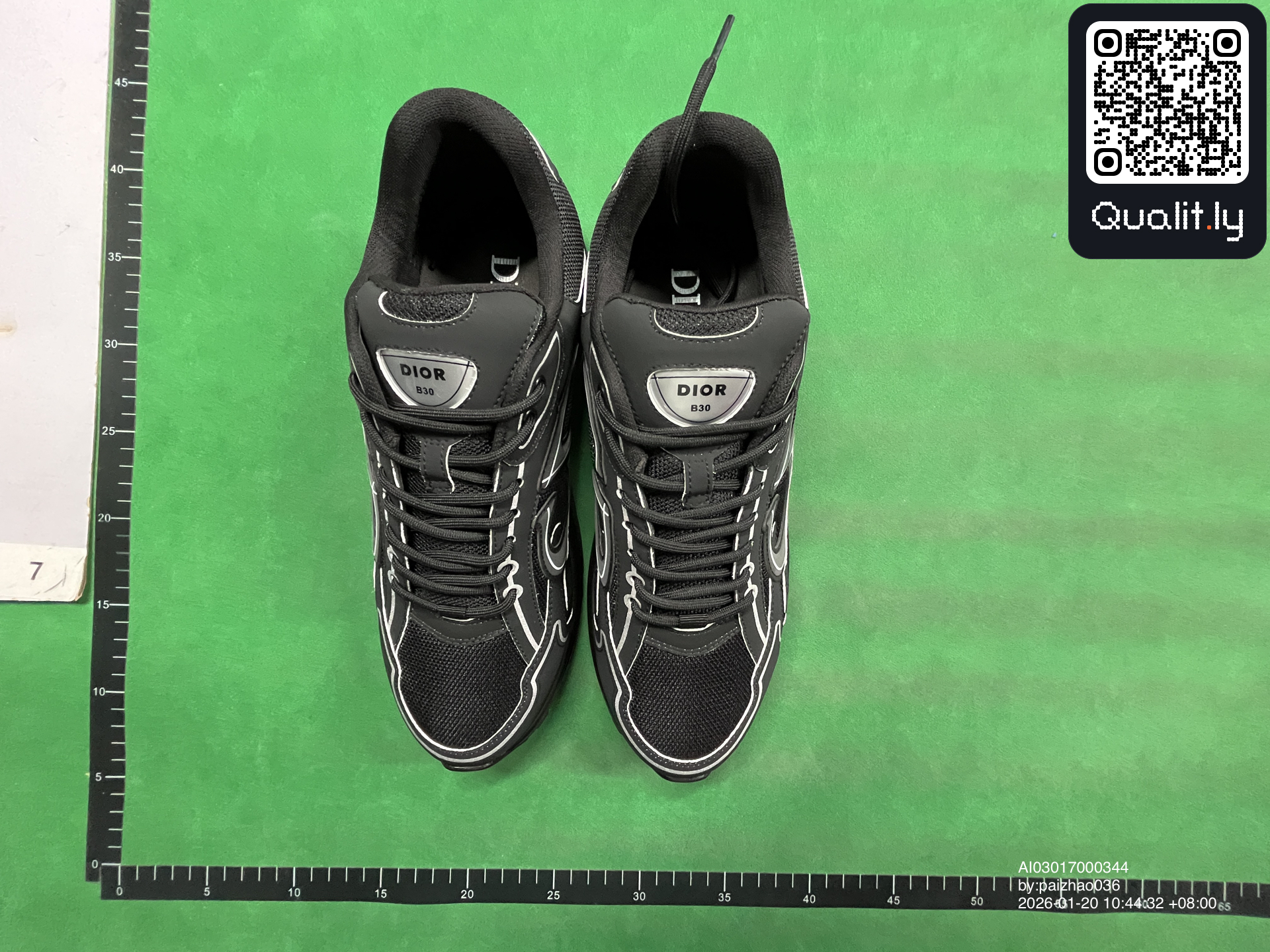 Sneakers QC photo 1 of 46