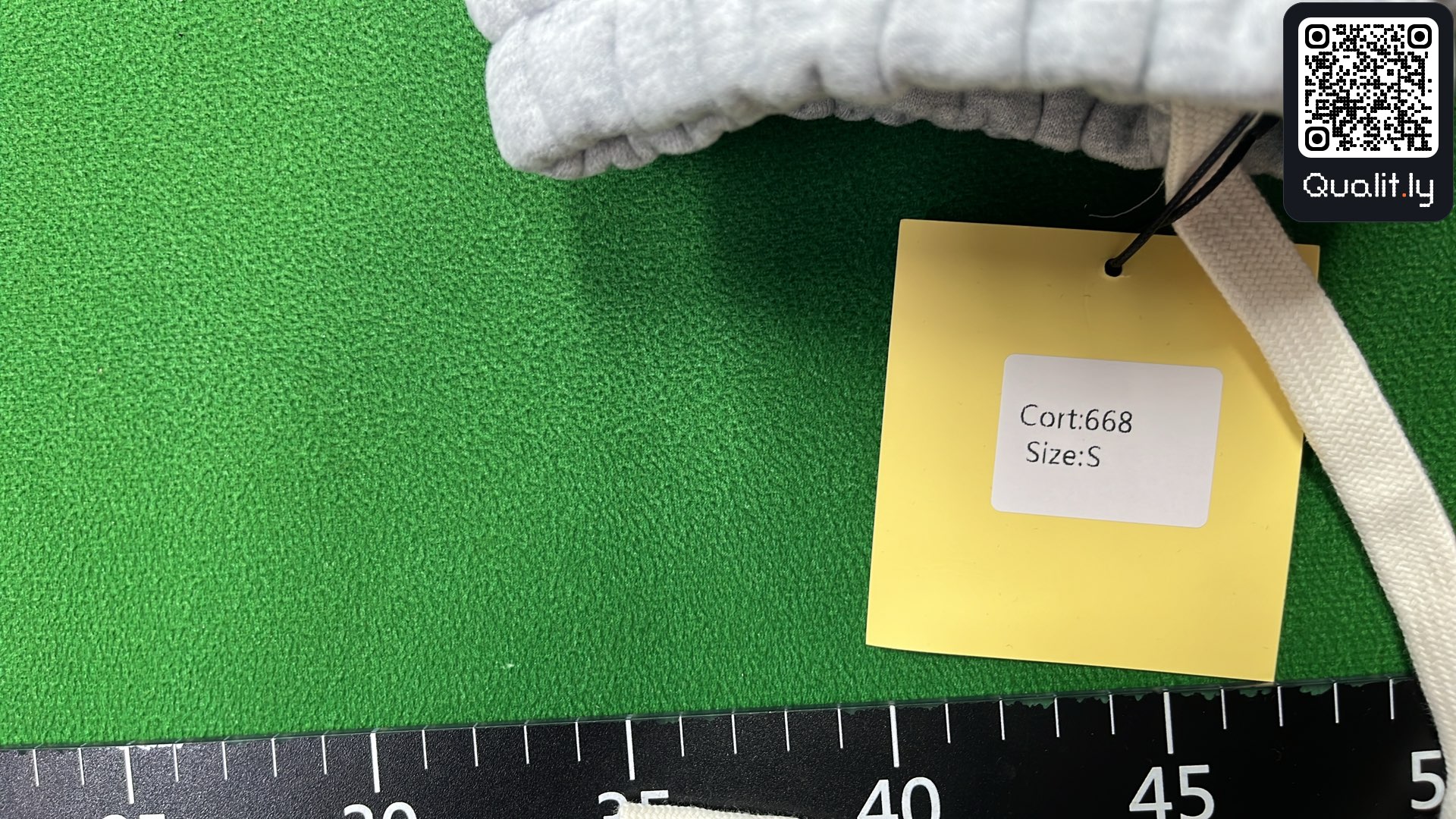 毛衣 QC 照片 1 / 8