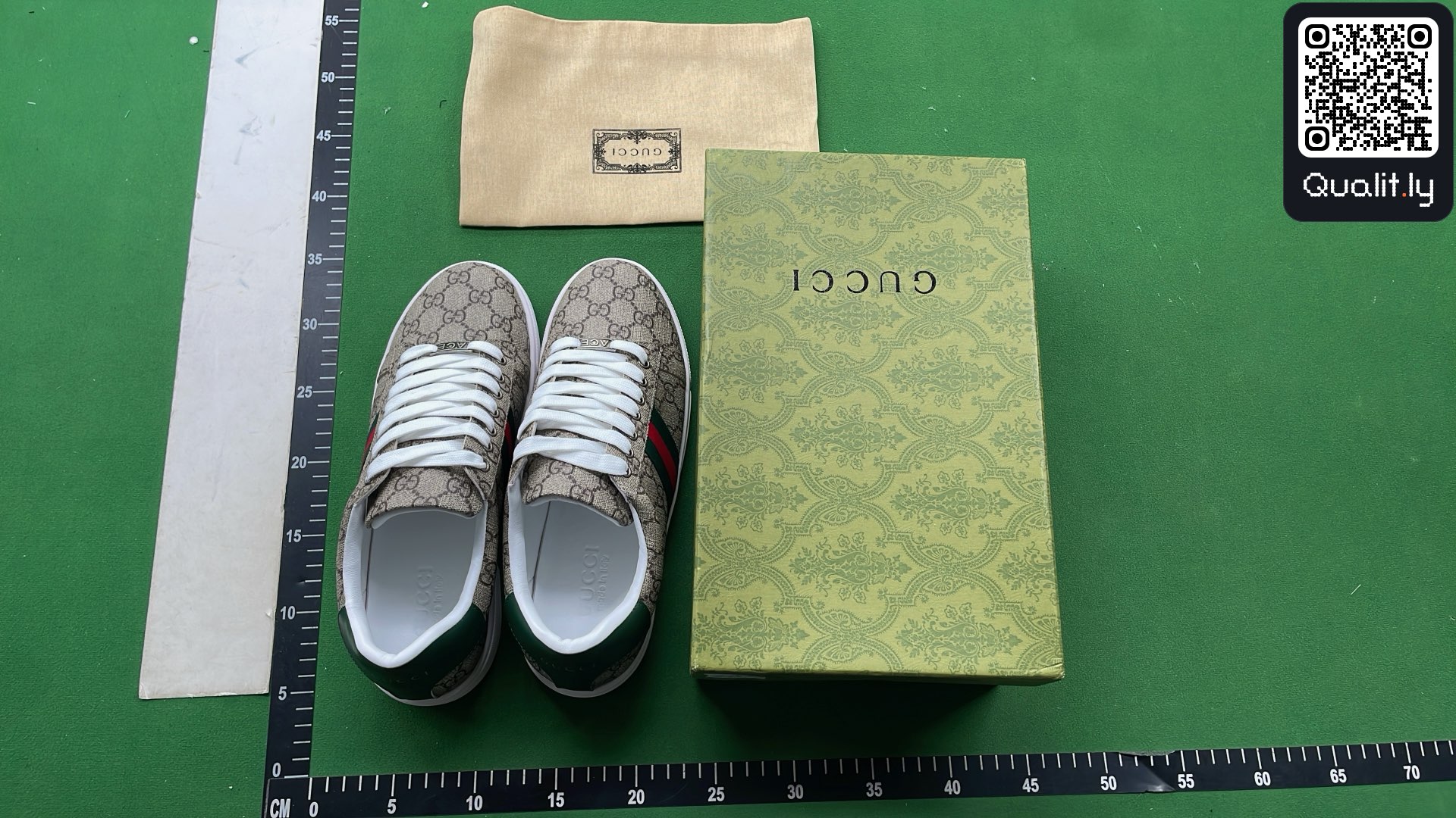 Sneakers — QC-foto 1 van 18