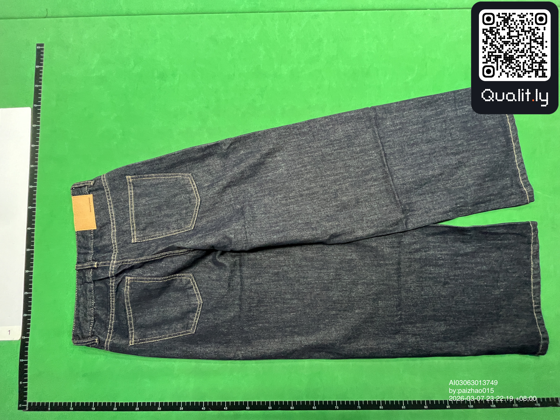 Jeans QC photo 1 of 10