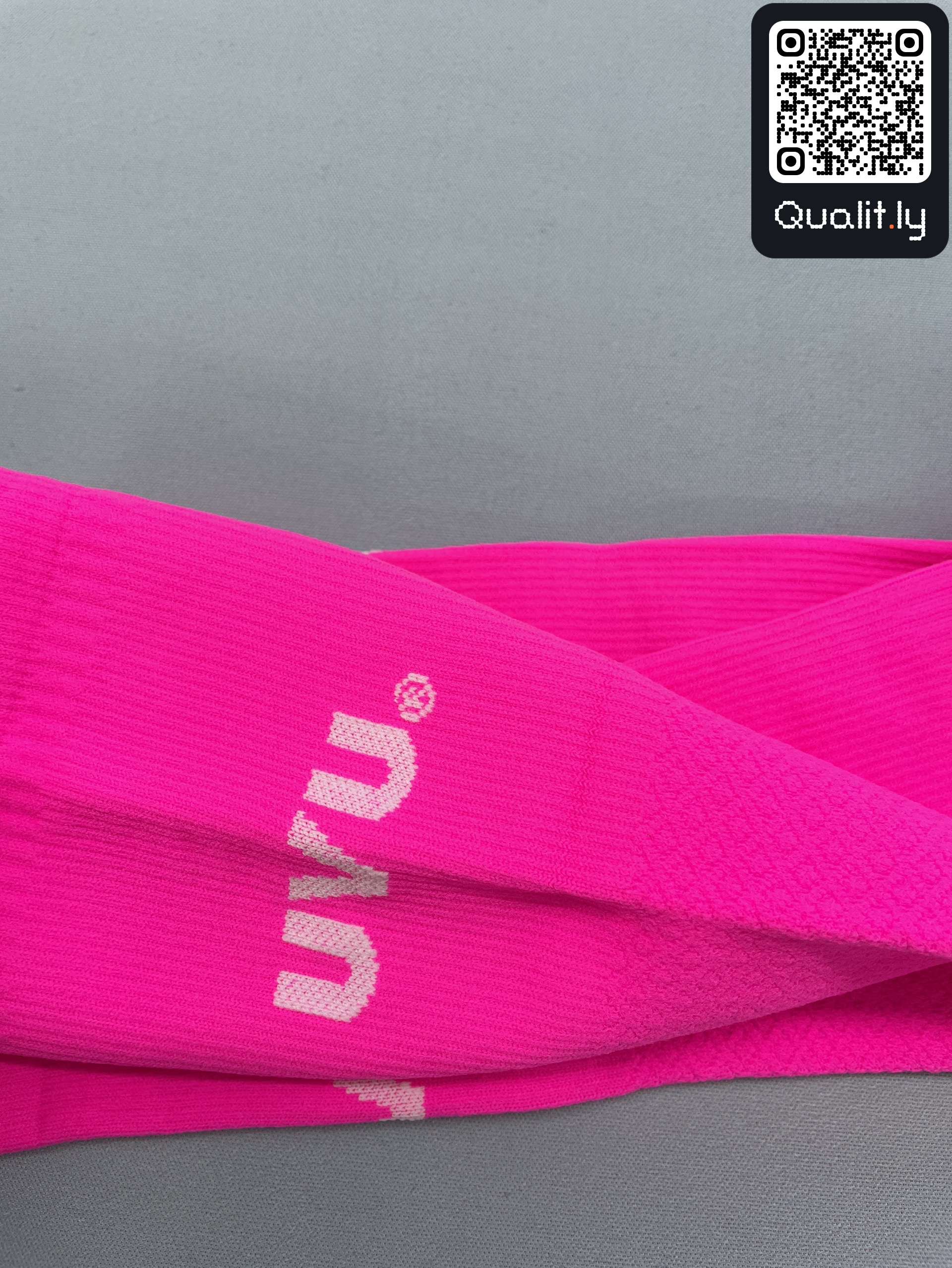 Socks QC photo 3 of 43