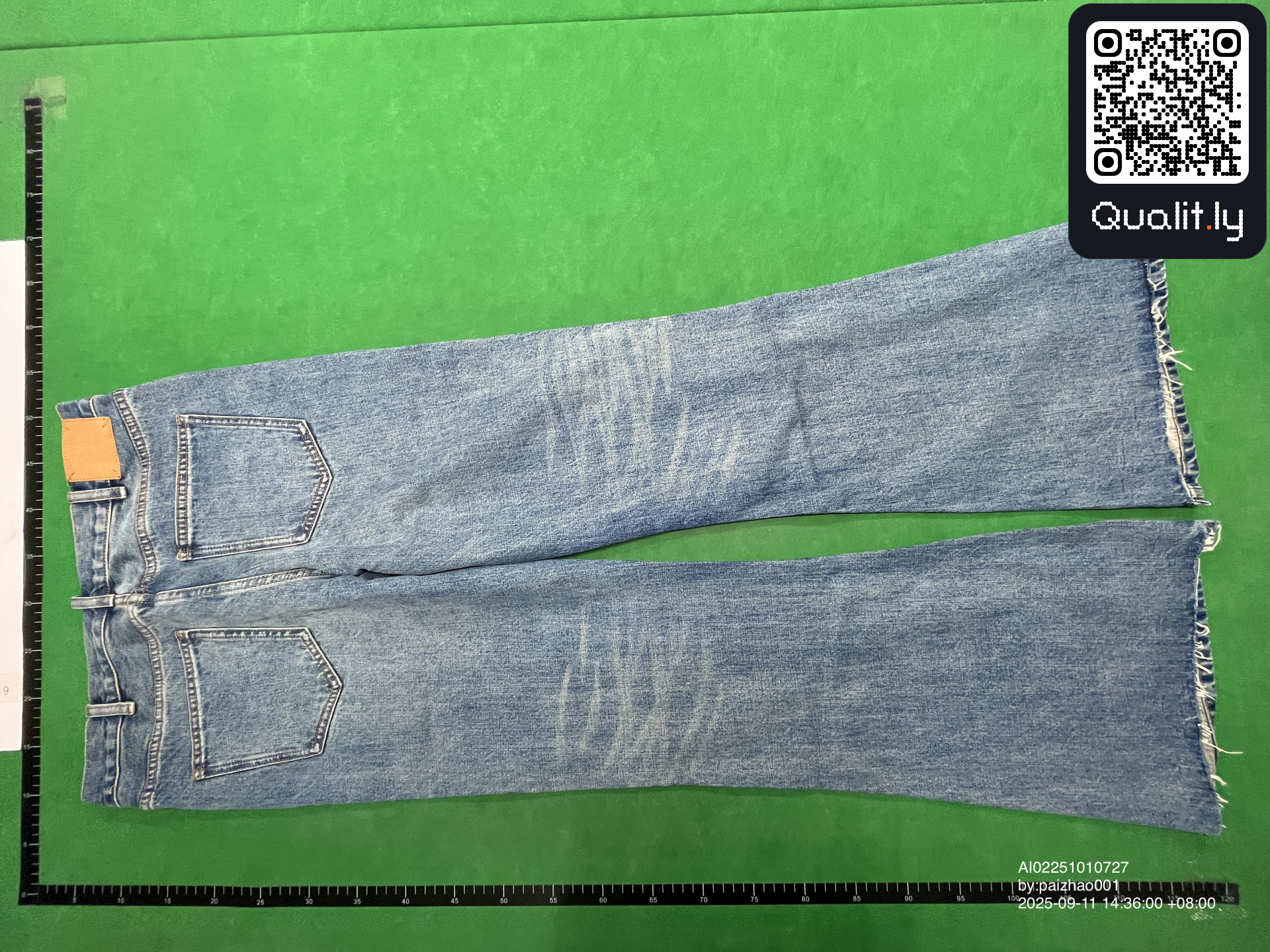 Jeans — QC-foto 2 van 10