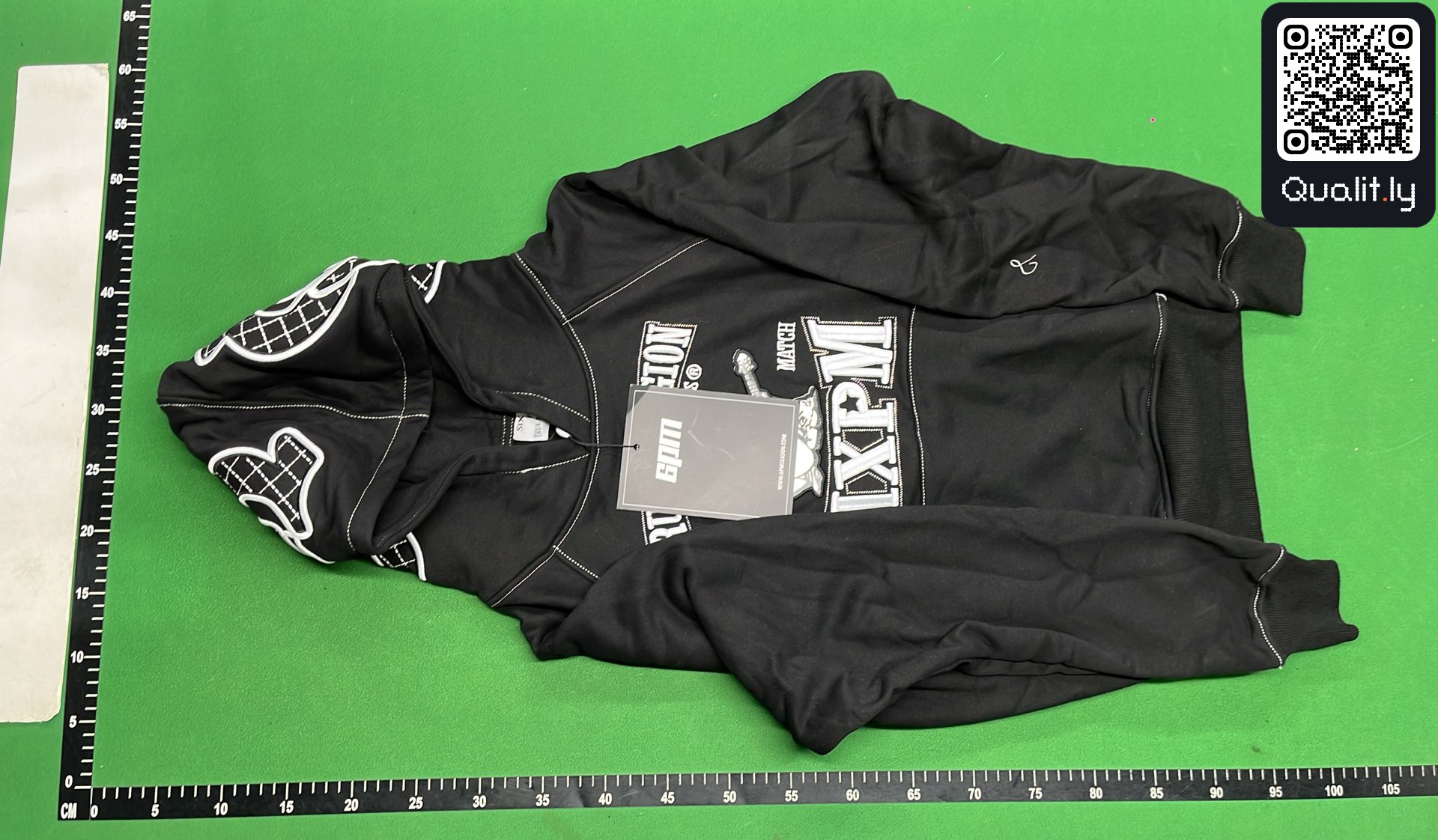 Bluza z kapturem — zdjęcie QC 2 z 8