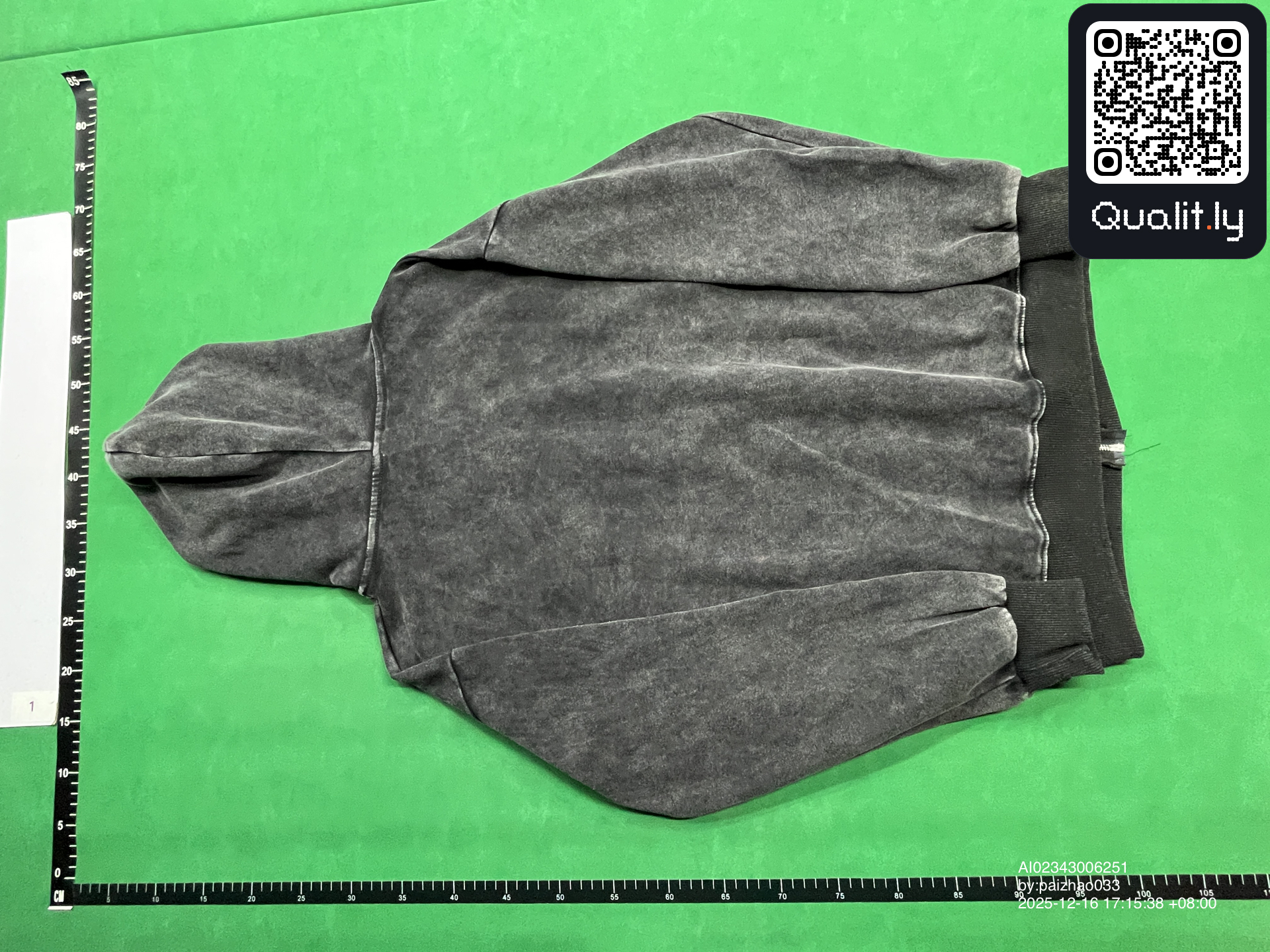 Hoodie — QC-foto 2 van 20