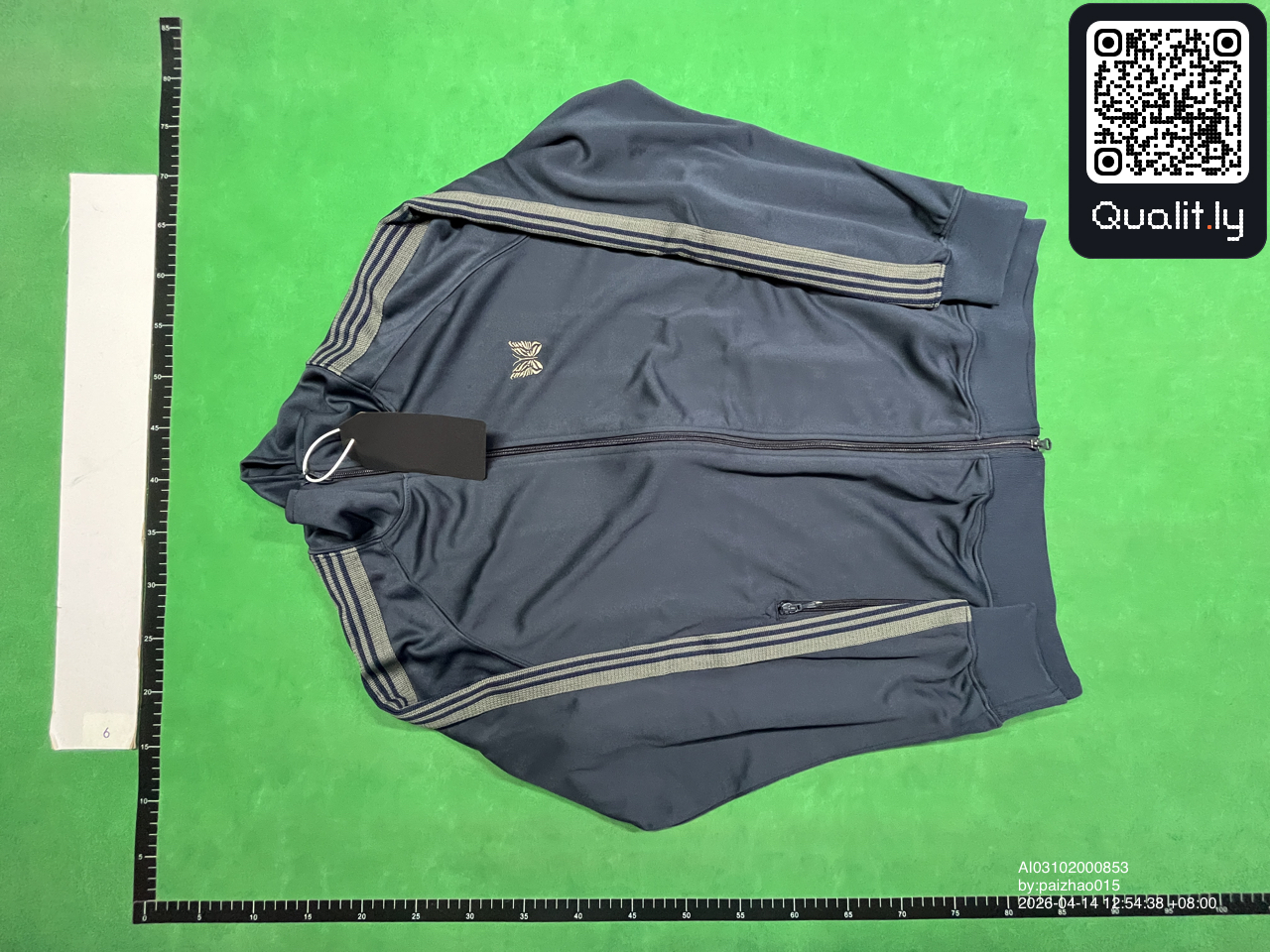 Jacket QC photo 3 of 14