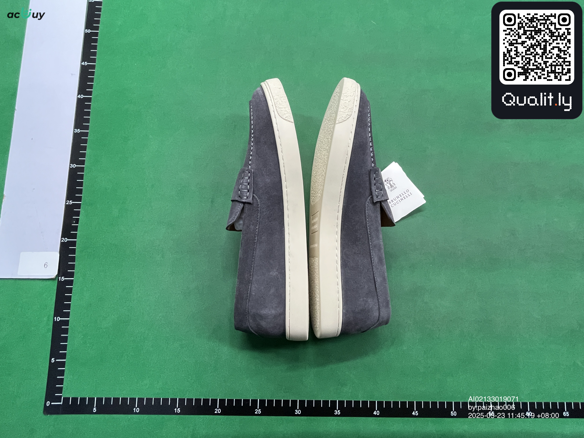 Sneakers QC photo 3 of 25