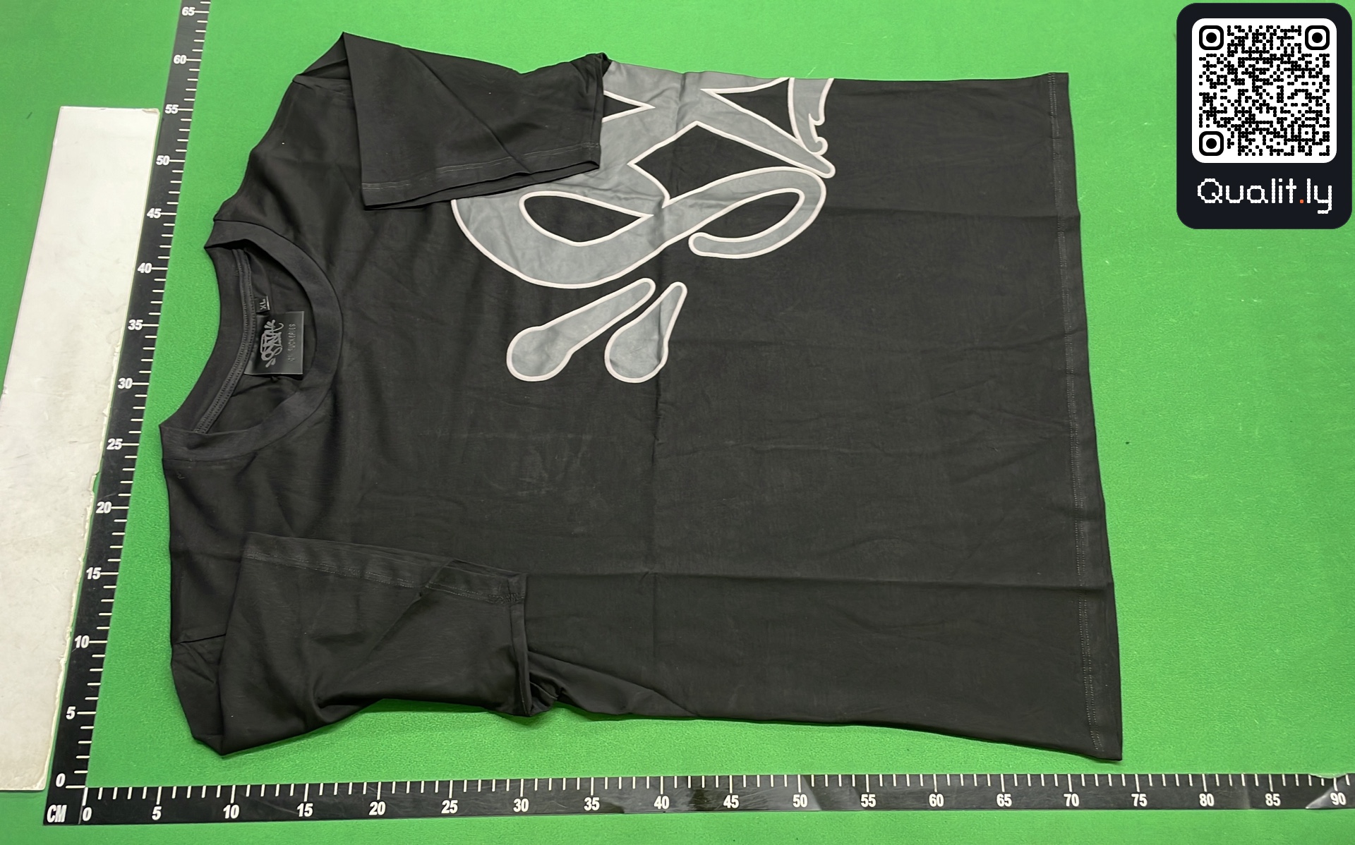 T-shirt — foto QC 2 de 73