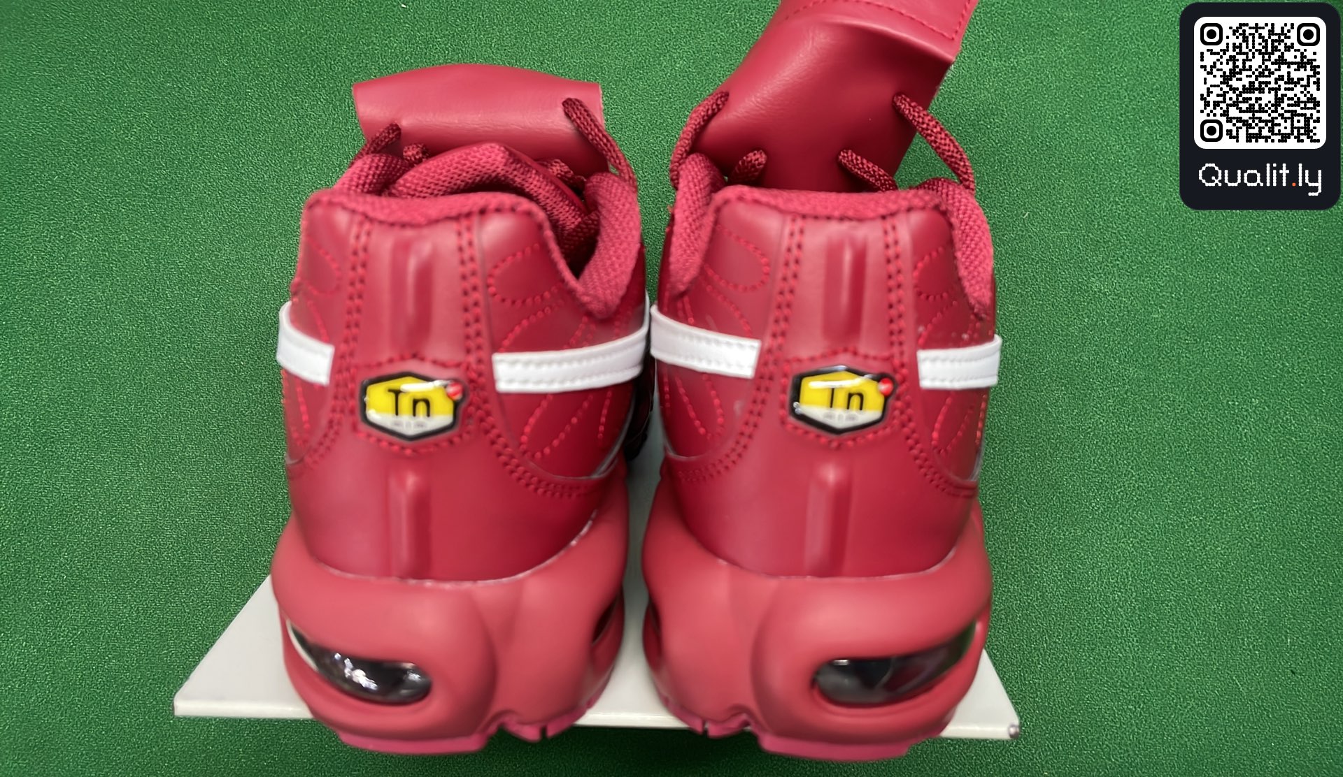 Sneakers QC photo 3 of 16