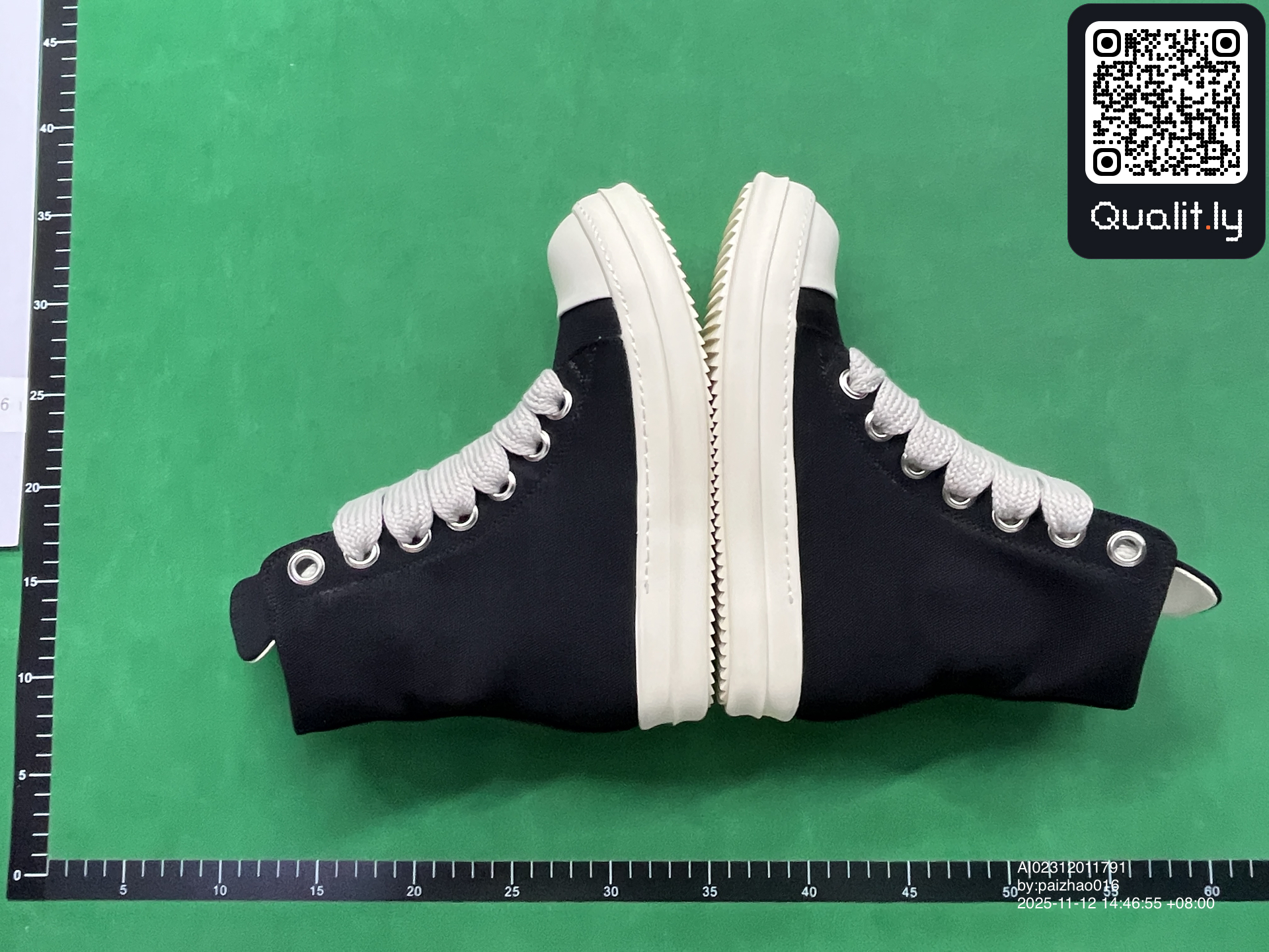 球鞋 QC 照片 2 / 18