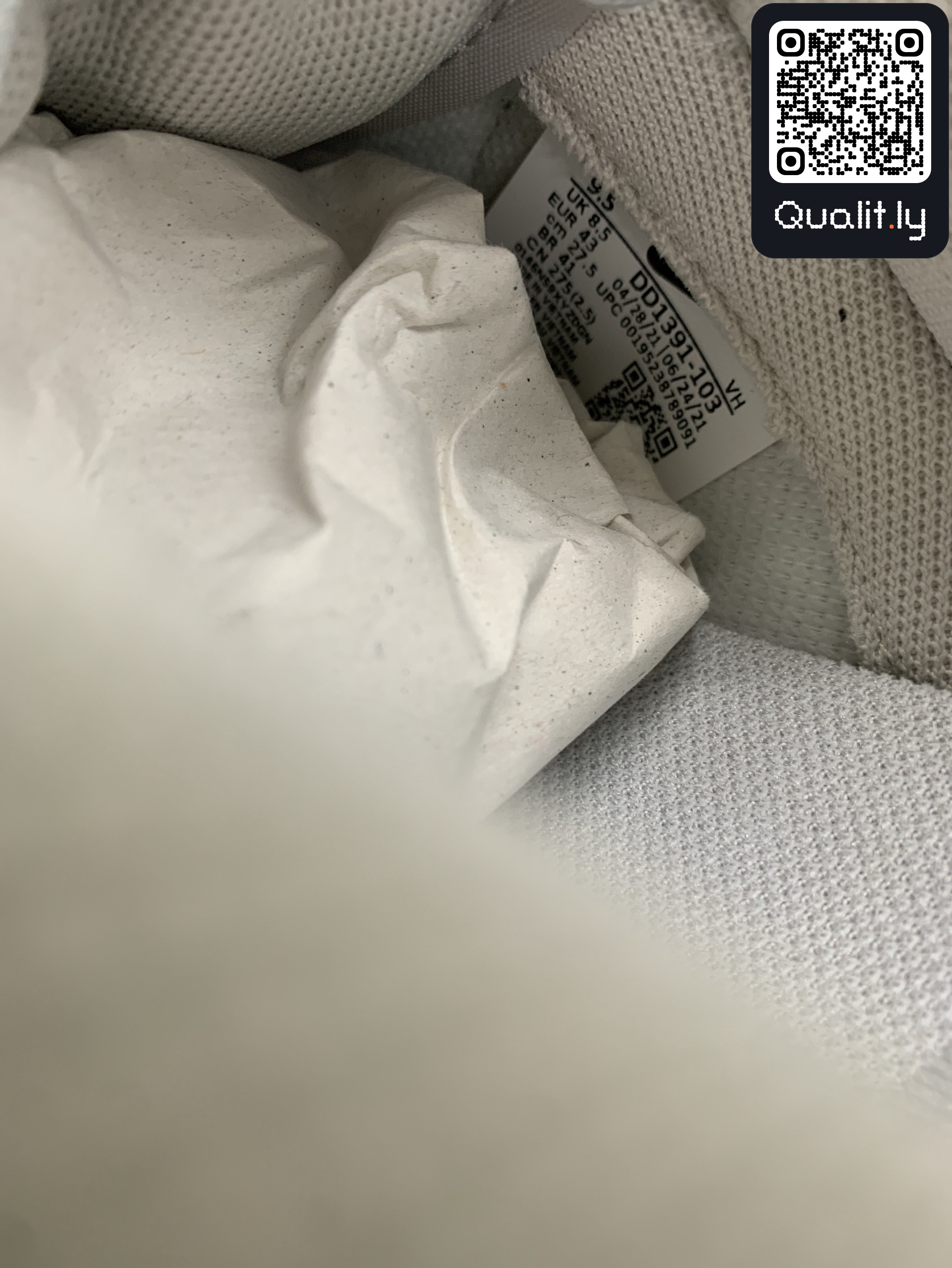 Sneakers QC photo 1 of 63