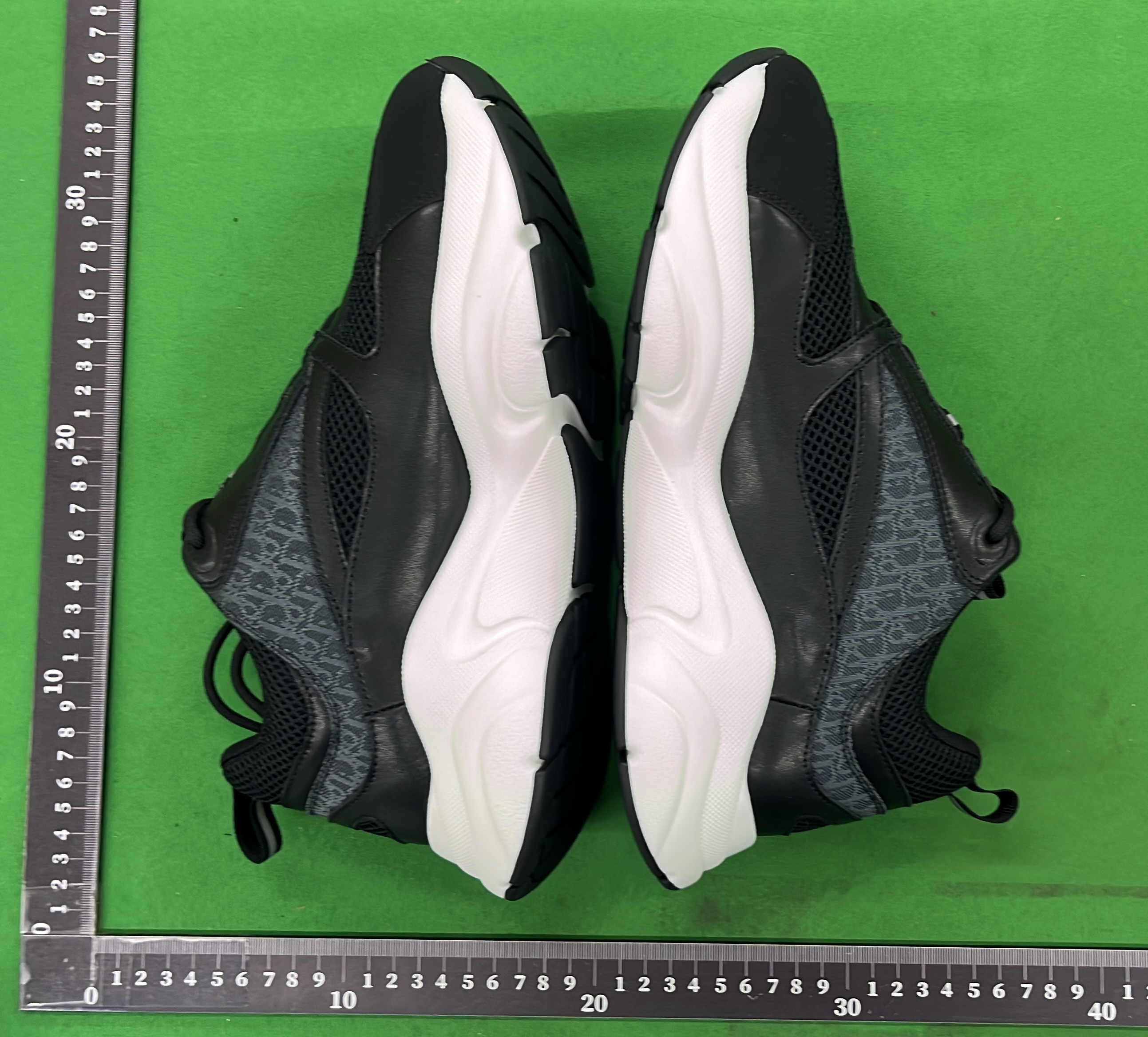 Sneakers — QC-foto 2 av 24