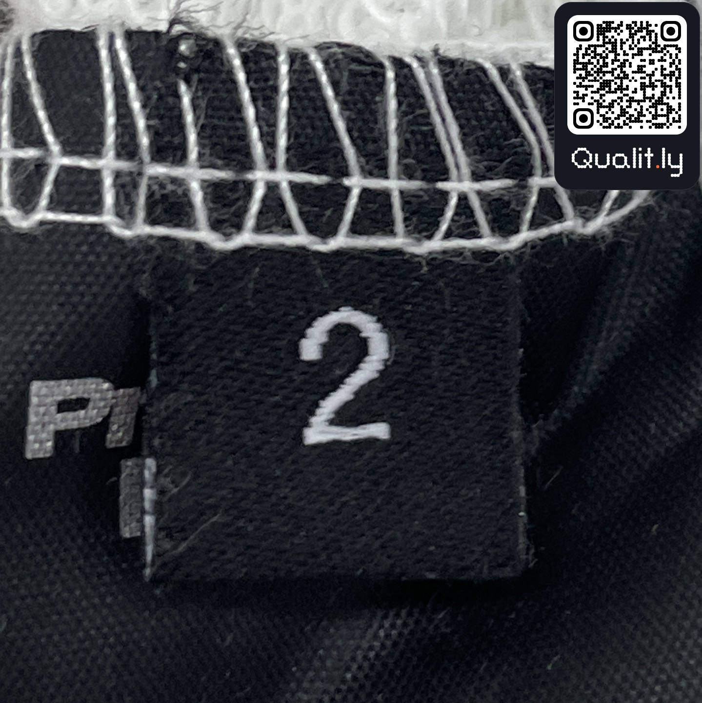 Hoodie — QC-Foto 3 von 20