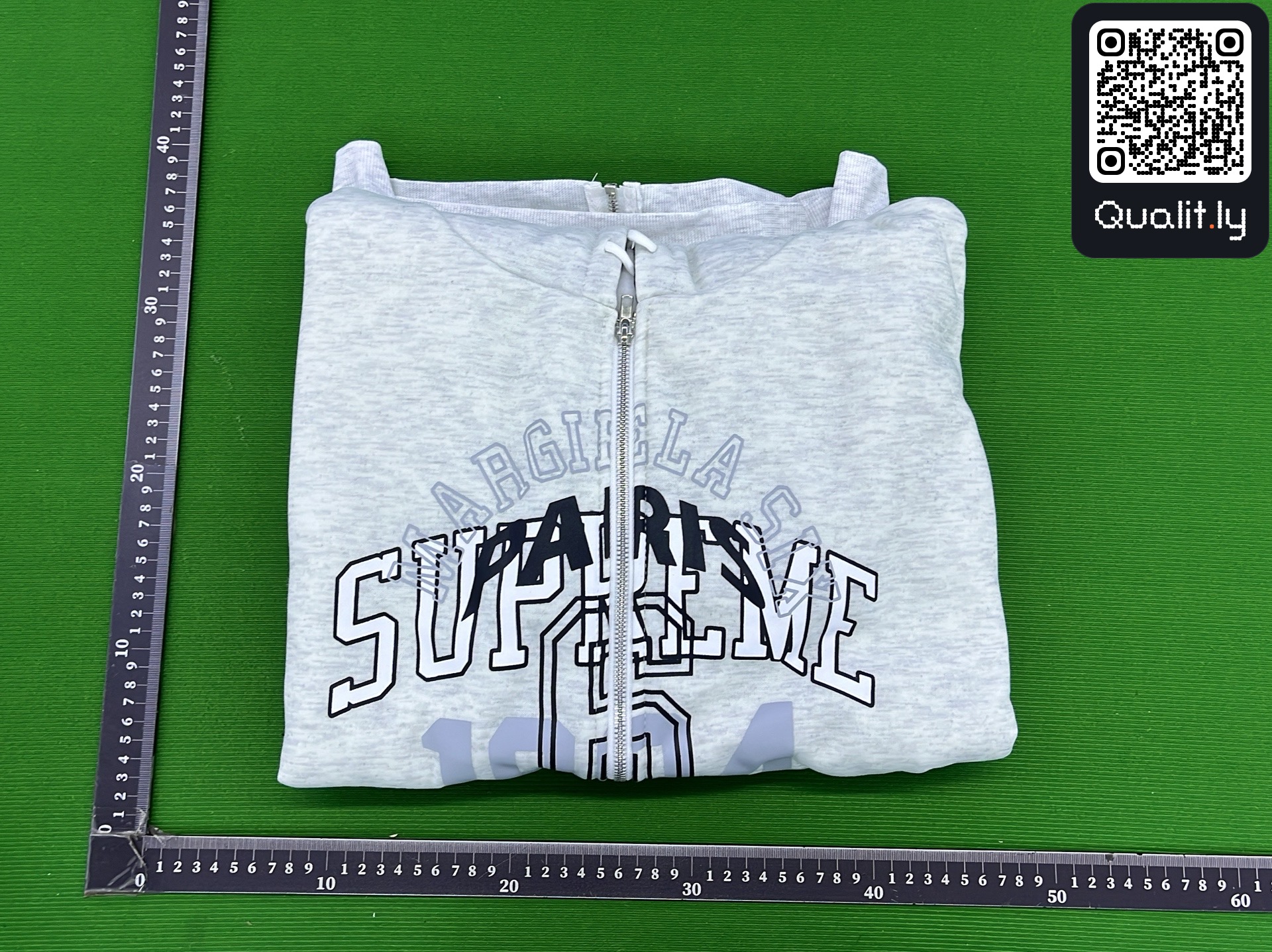 Pull — photo QC 1 sur 4