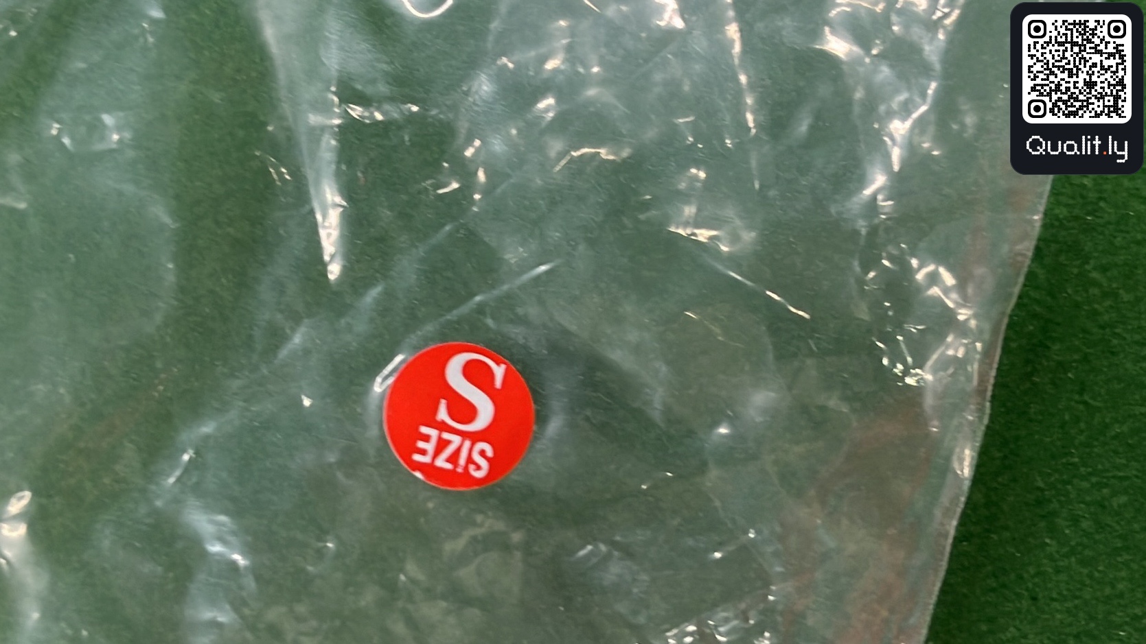 T-shirt QC photo 1 of 32