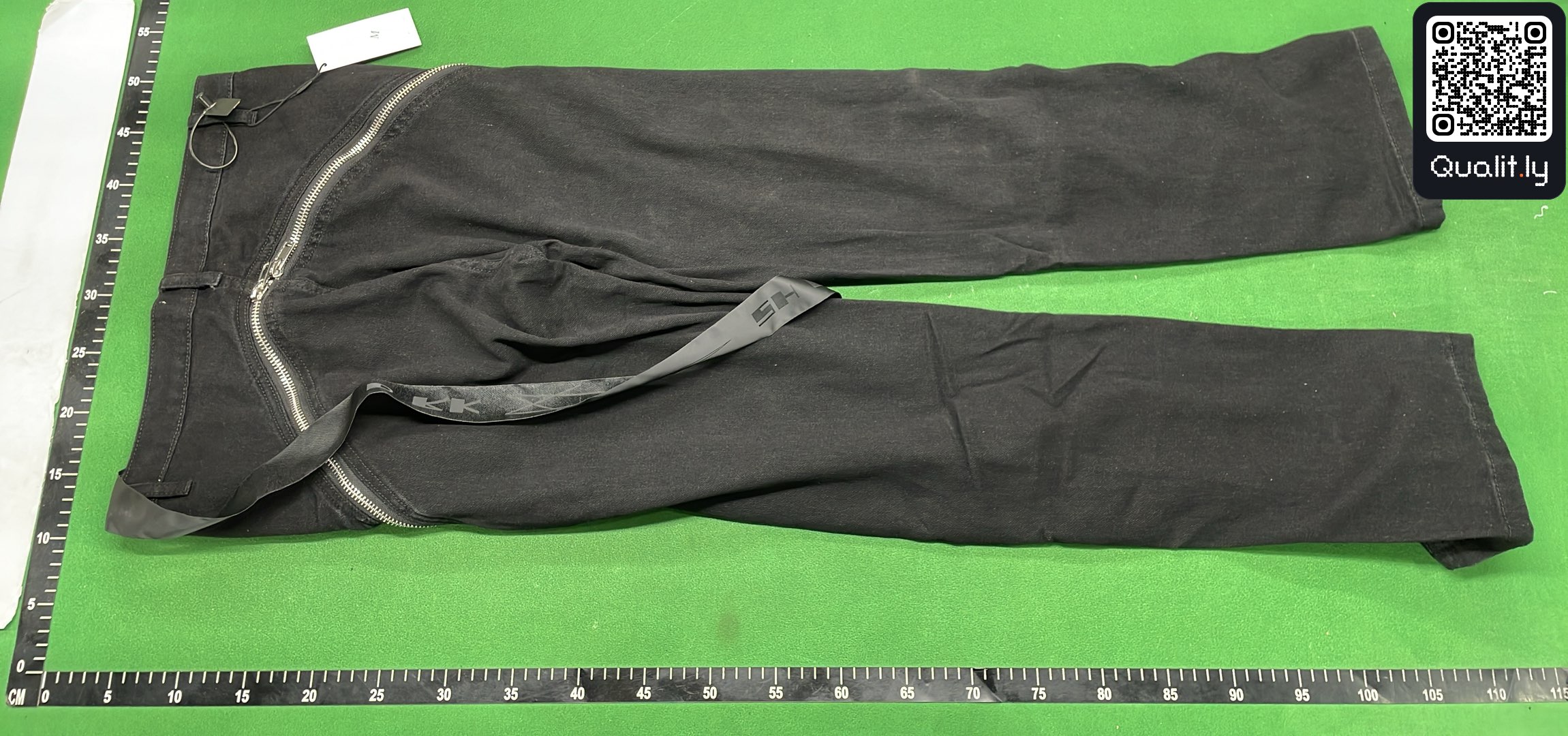 Jeans — QC-Foto 3 von 12