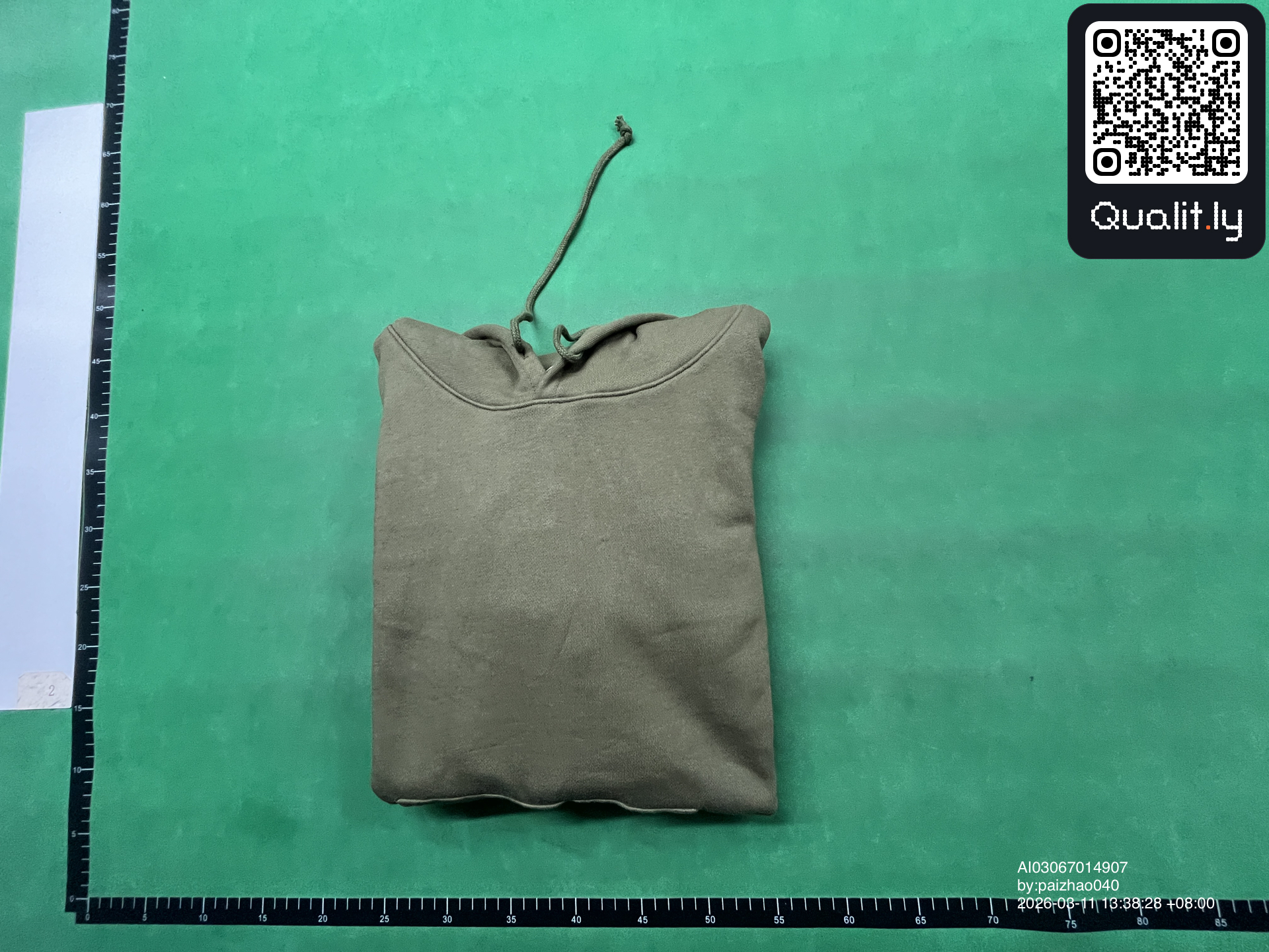 Hoodie — QC-Foto 1 von 4