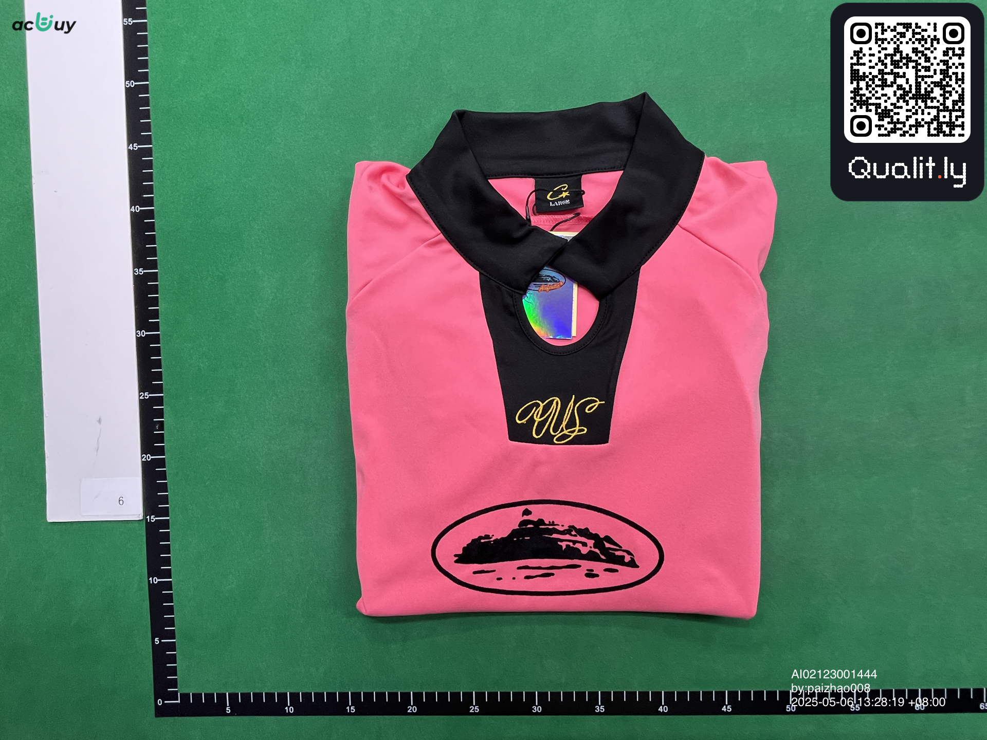 T-shirt — foto QC 1 di 8