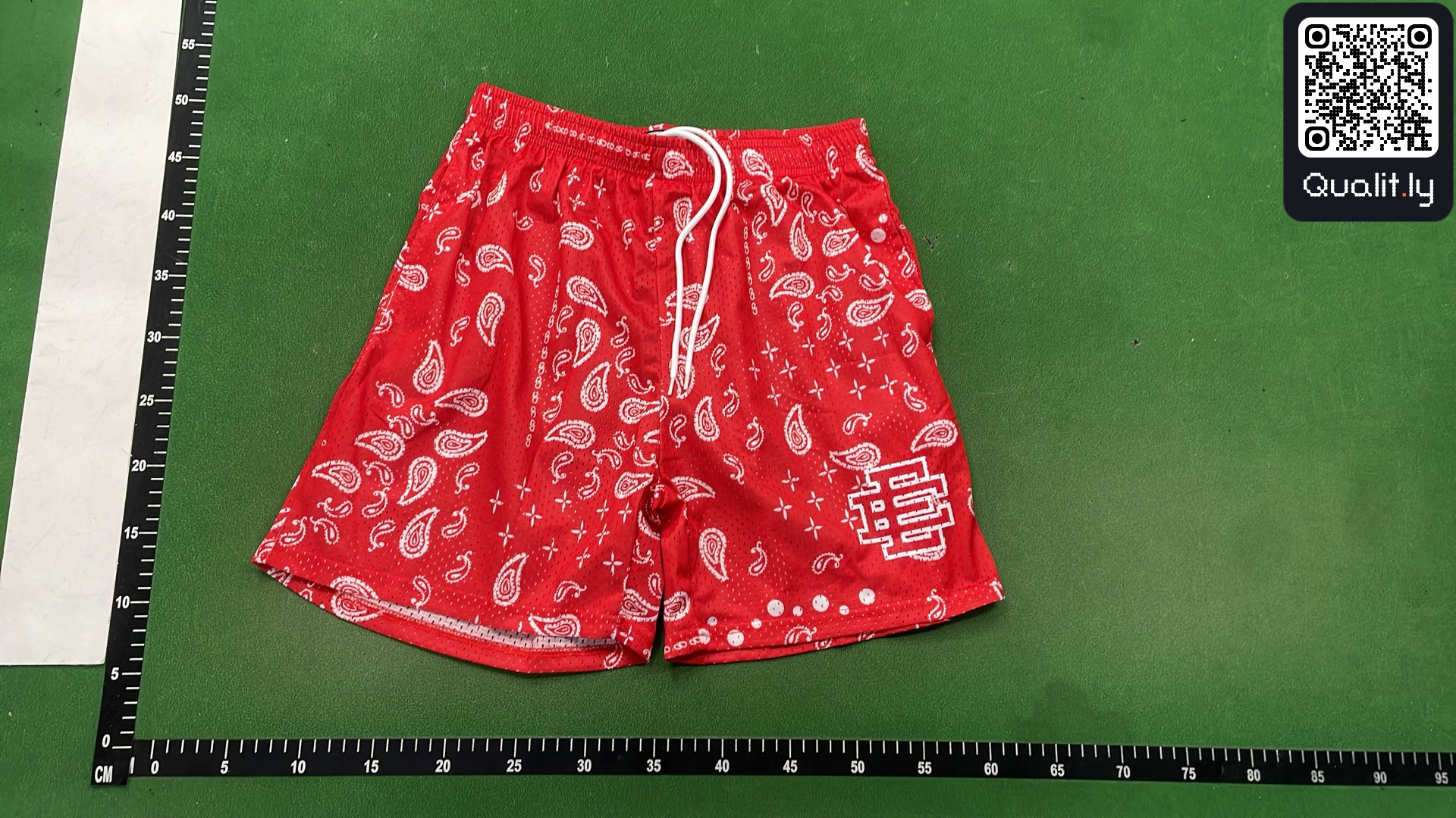 Short — photo QC 2 sur 4