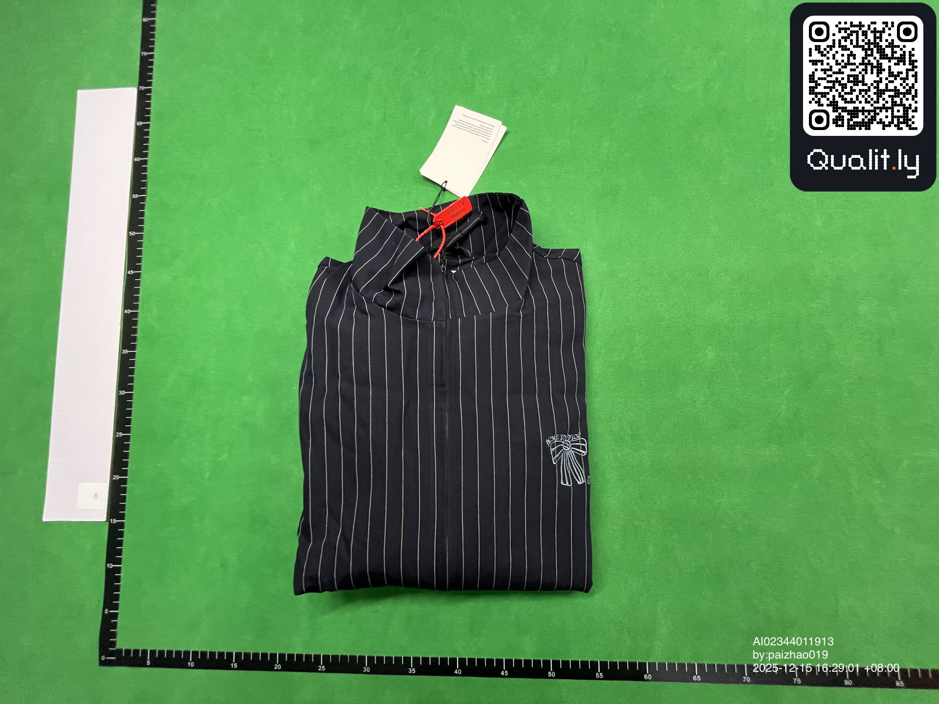 Veste — photo QC 1 sur 4