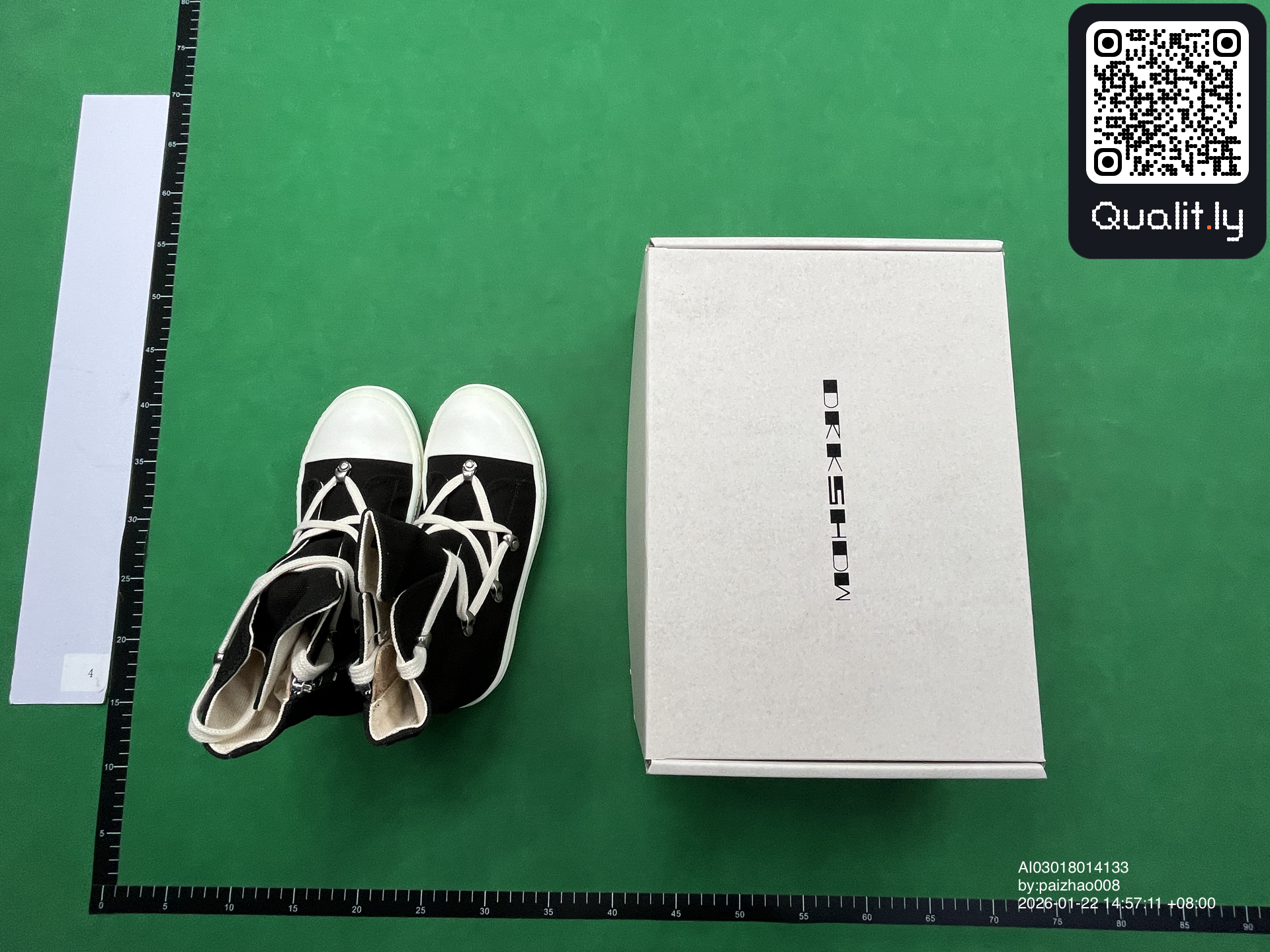 Sneaker — QC-Foto 1 von 48