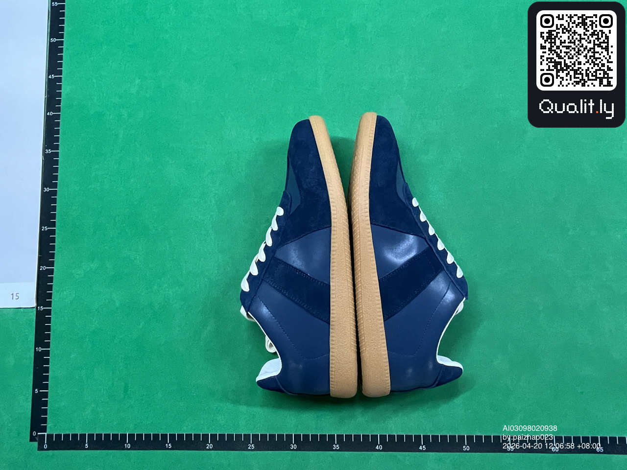 Sneakers QC photo 2 of 100