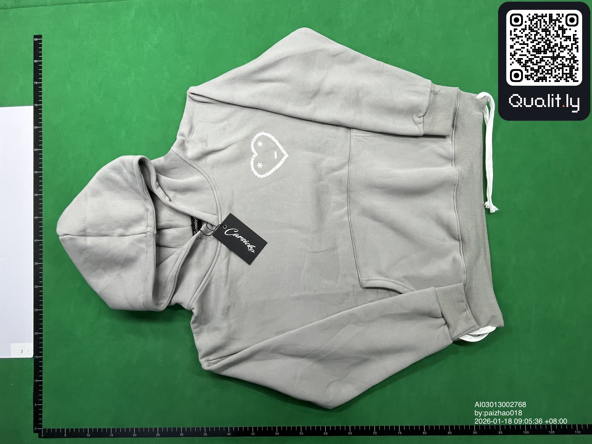Hoodie — QC-Foto 3 von 78