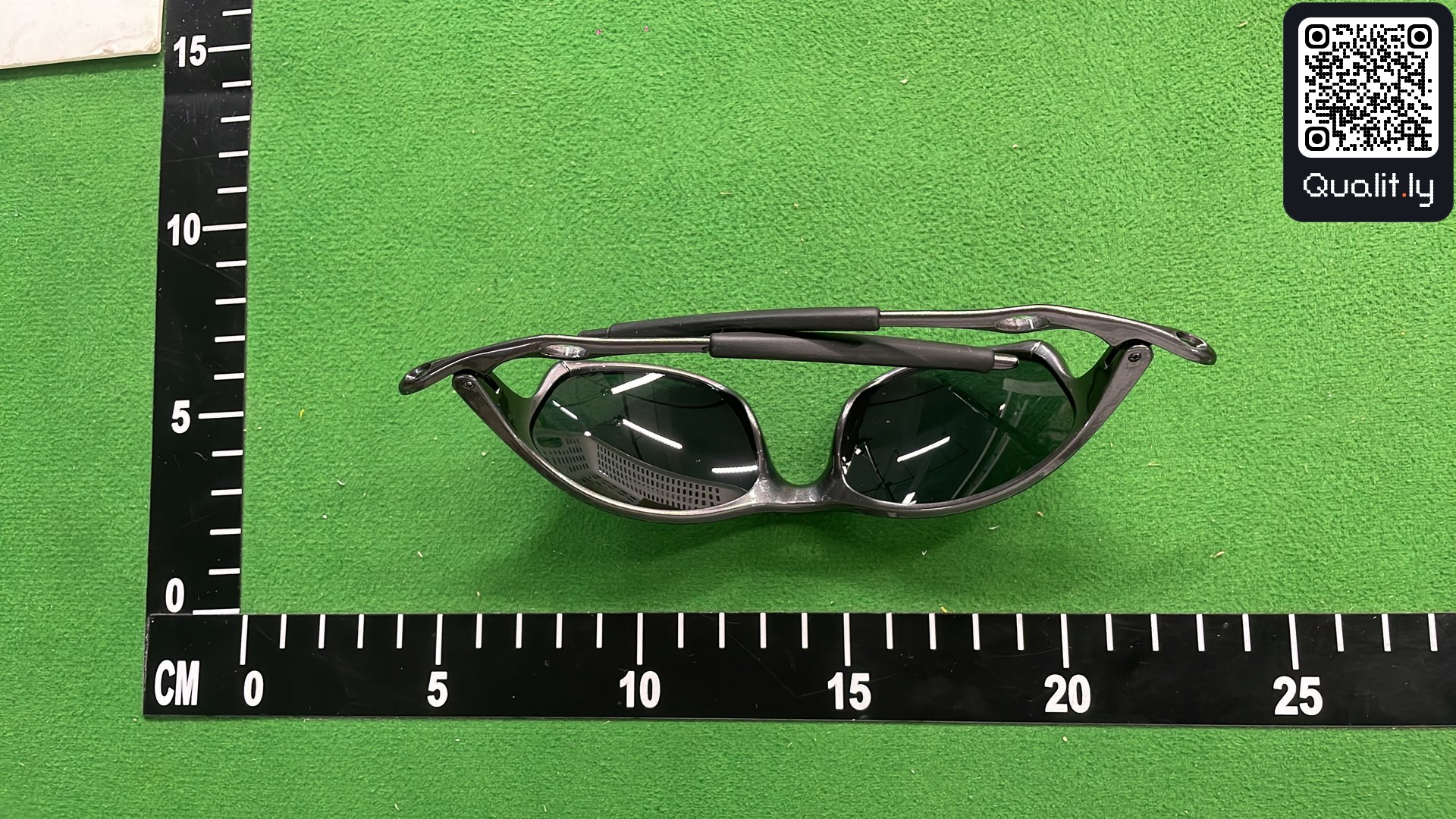 Sonnenbrille — QC-Foto 2 von 33