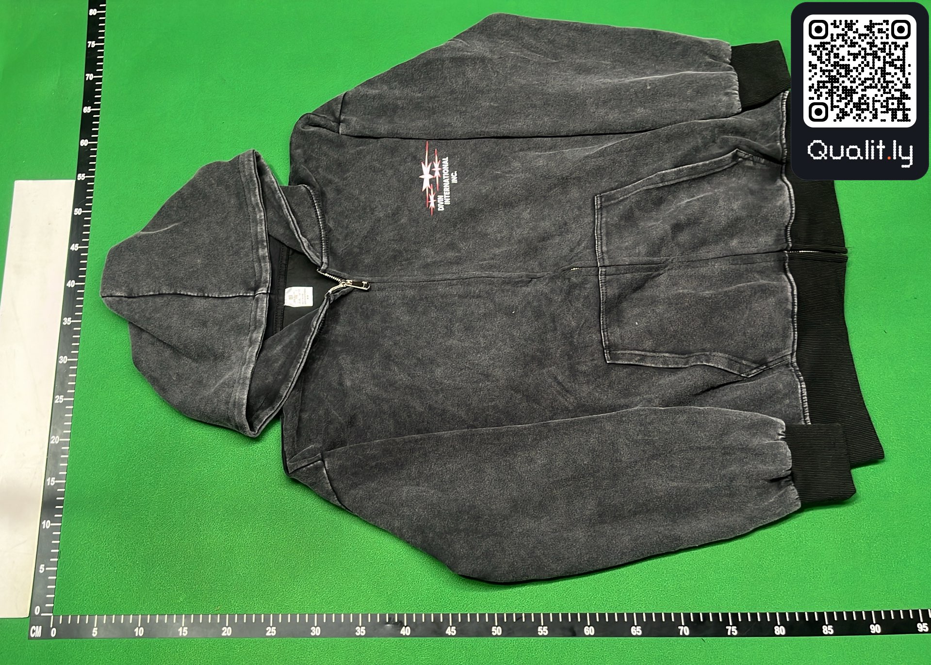Hoodie QC photo 2 of 4