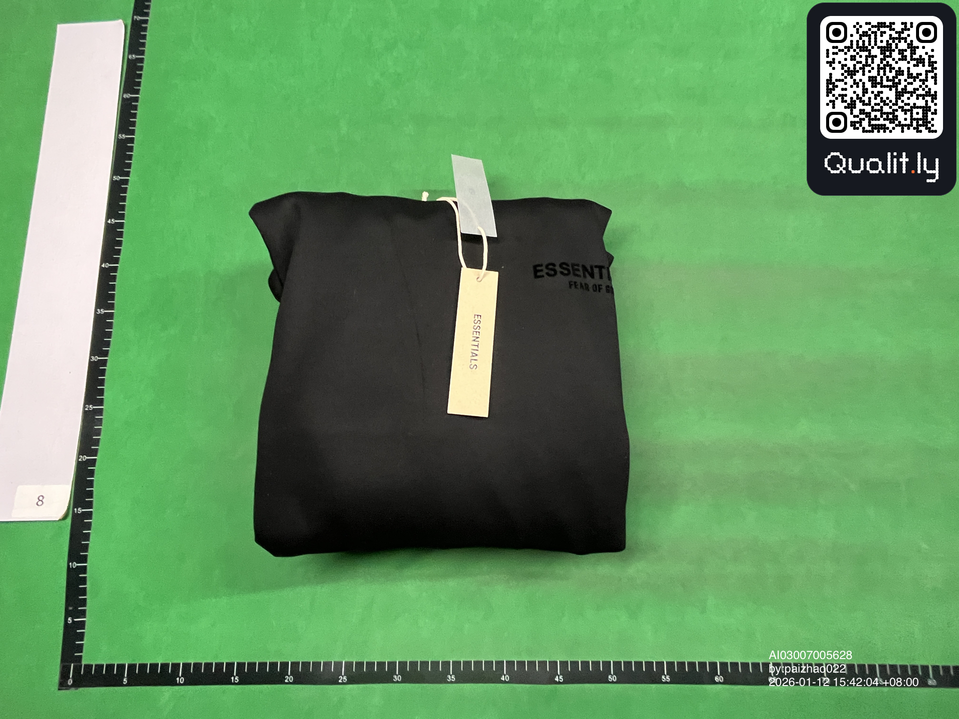 Hoodie — QC-Foto 1 von 10