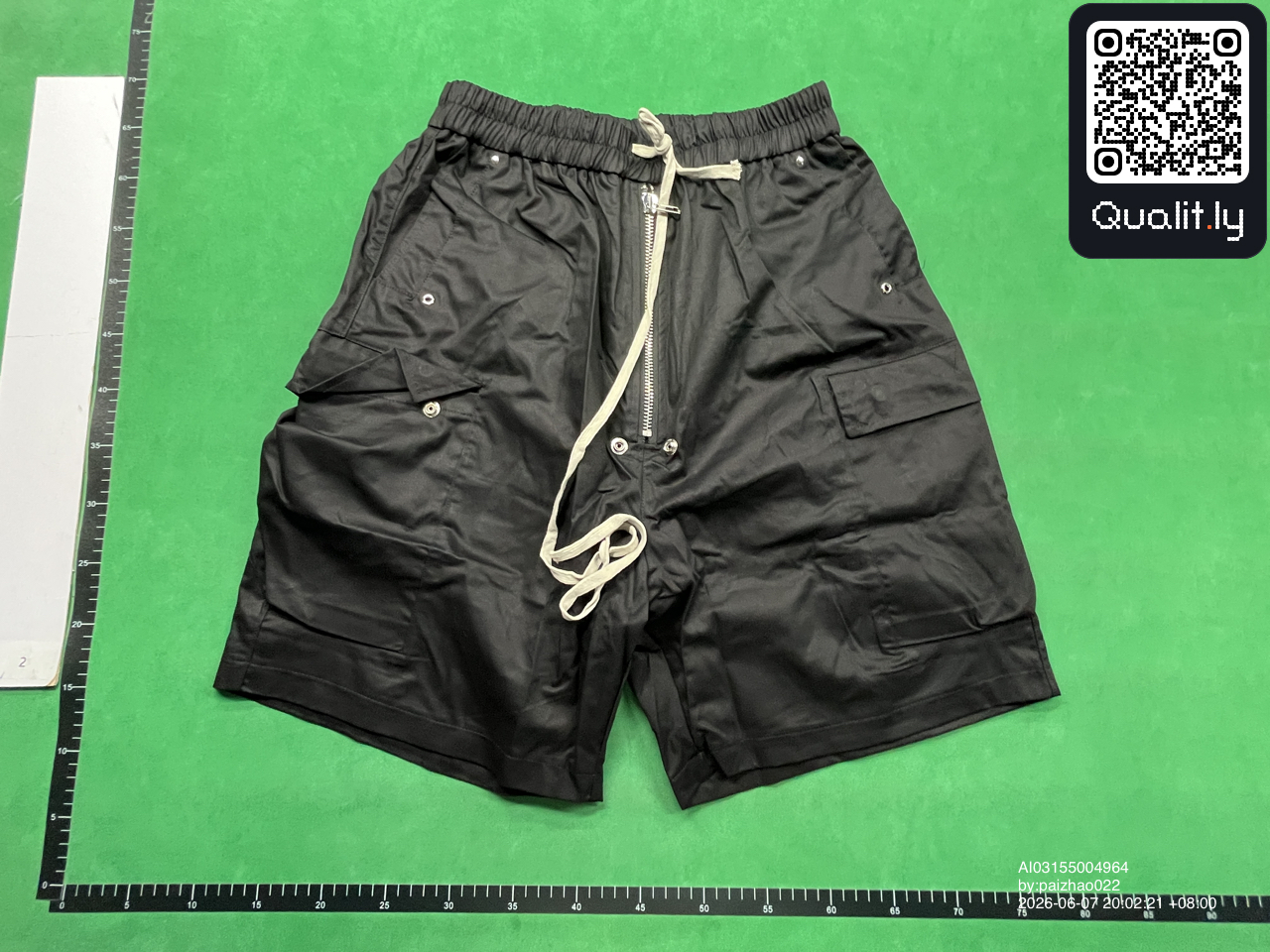 Pantaloncini — foto QC 3 di 10