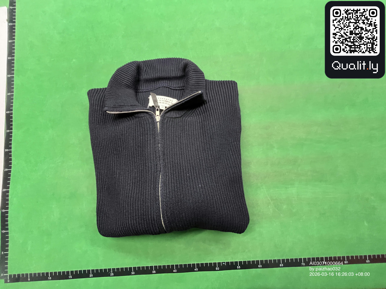 Sweater QC photo 1 of 50