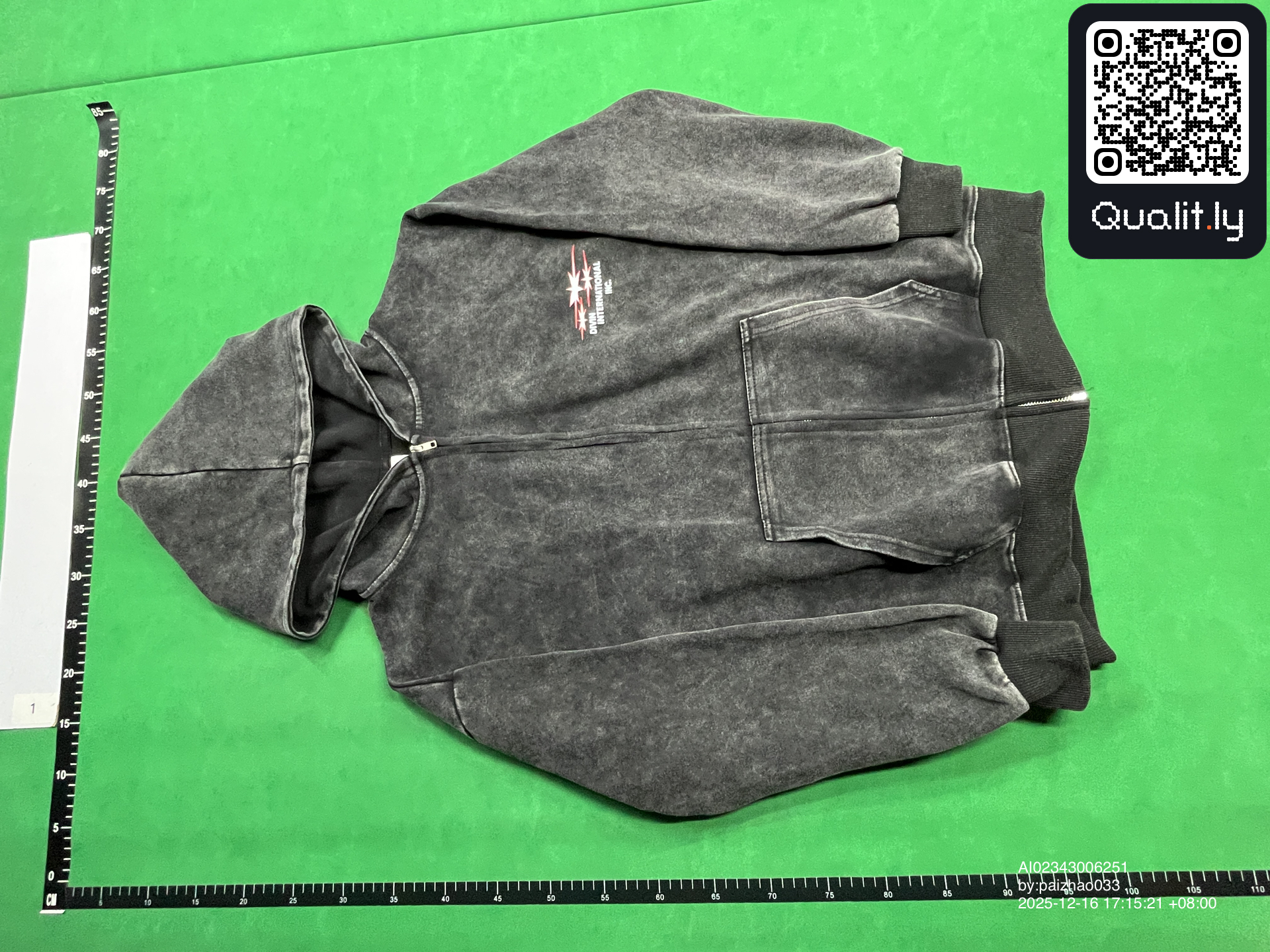 Hoodie — QC-foto 3 van 20