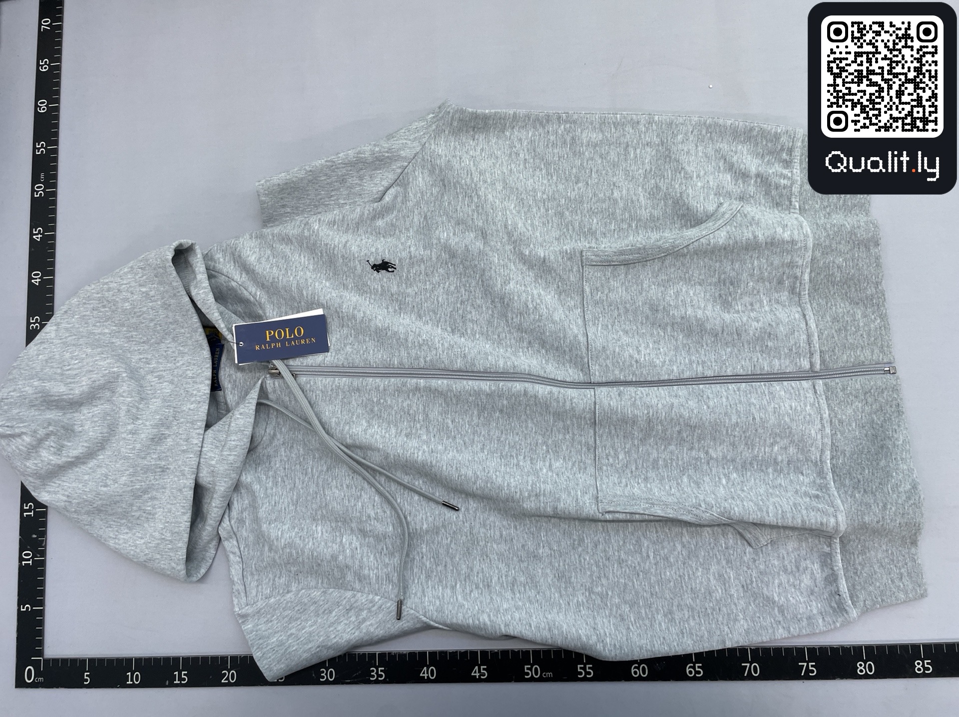 Hoodie — QC-Foto 2 von 78