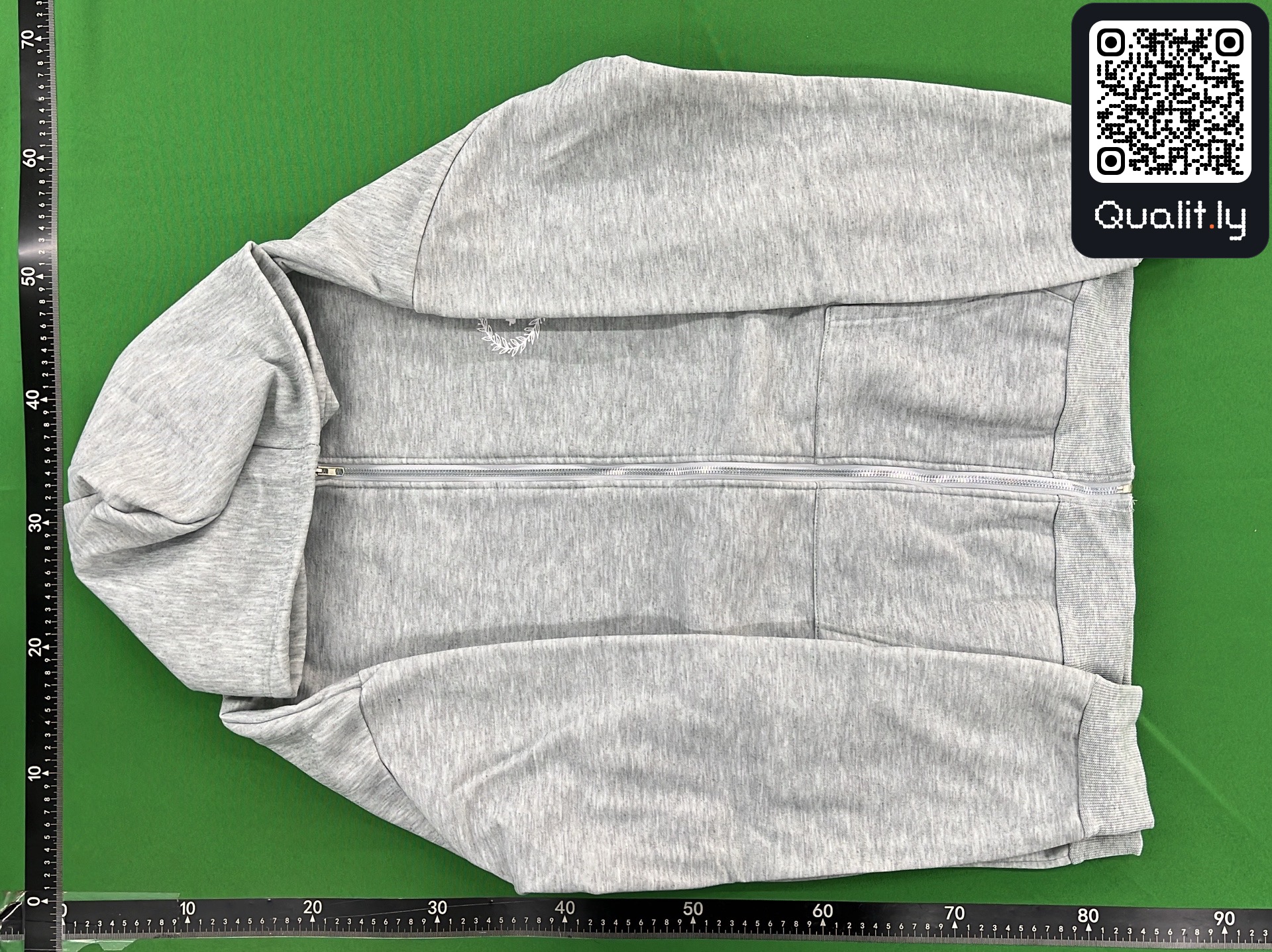 Hoodie QC photo 2 of 274