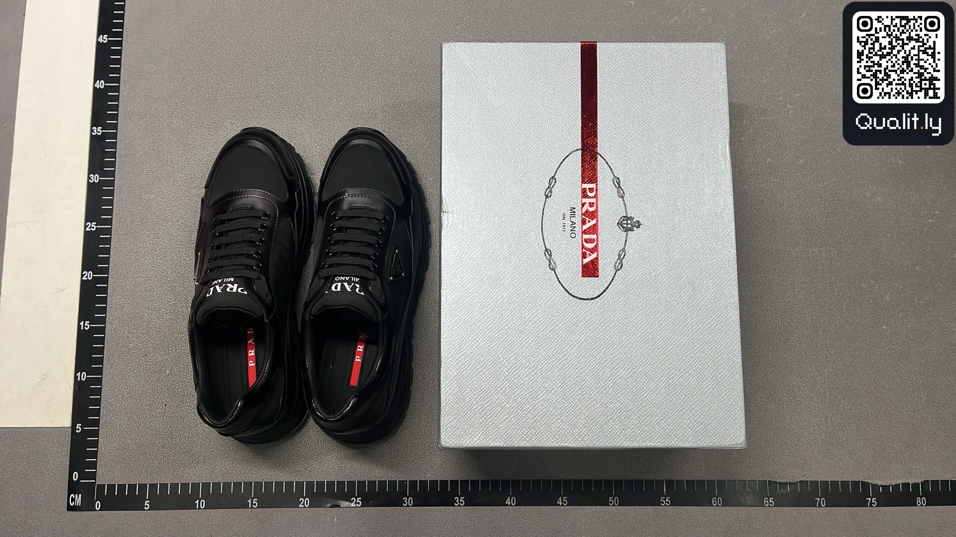 Sneakers — QC-foto 1 van 6
