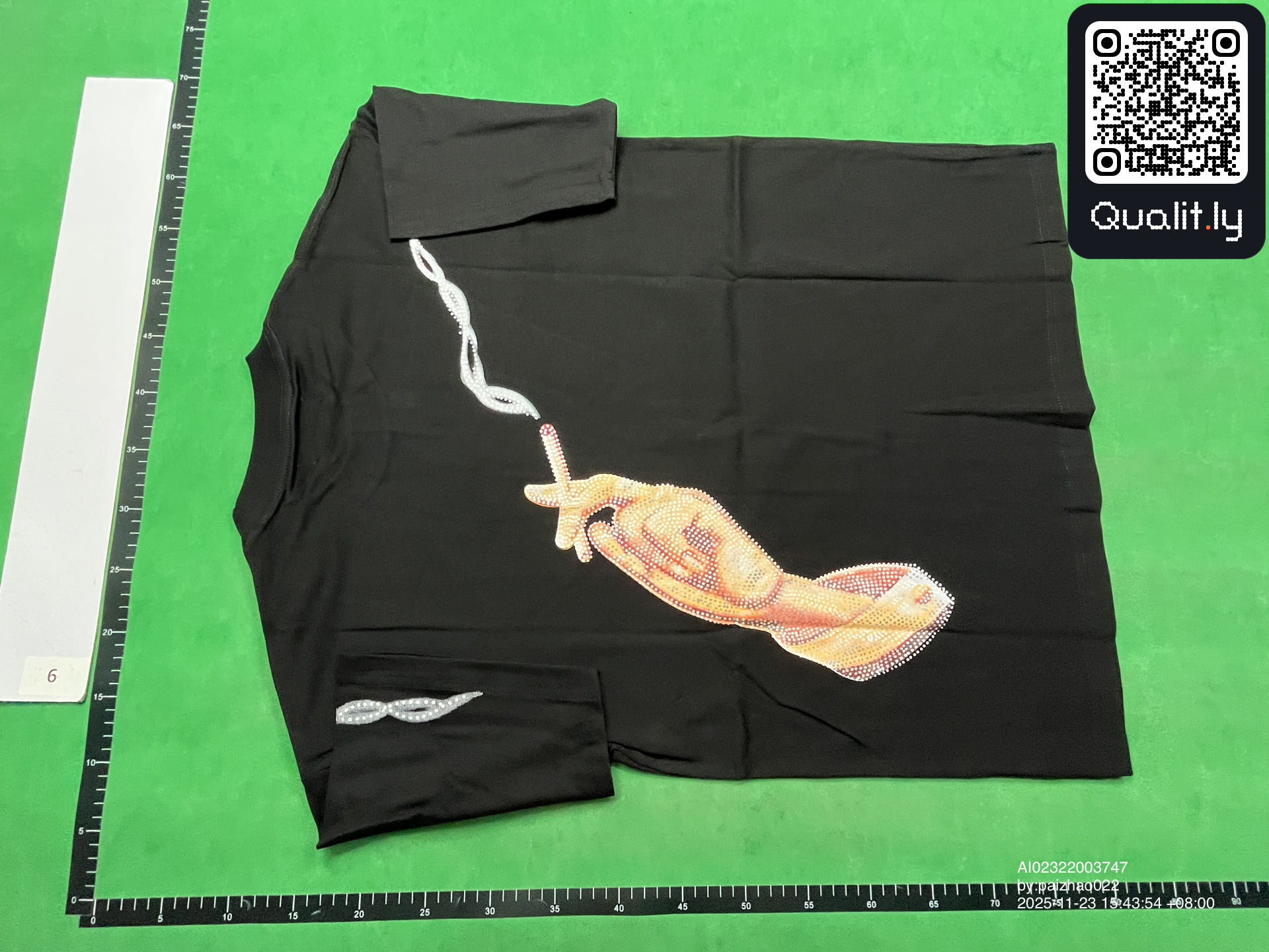 T-shirt — foto QC 2 di 88