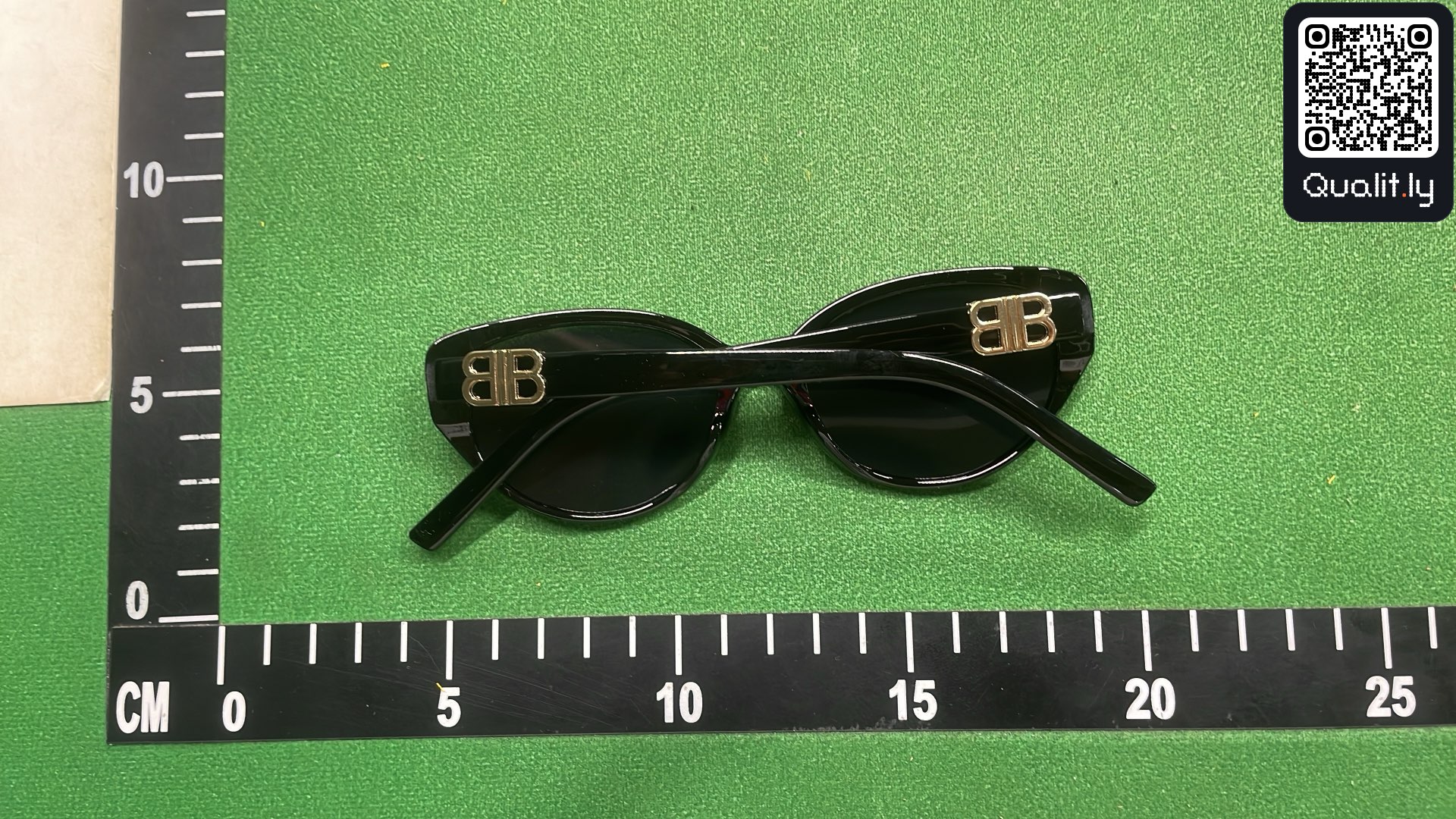 Ochelari de soare — fotografie QC 2 din 9