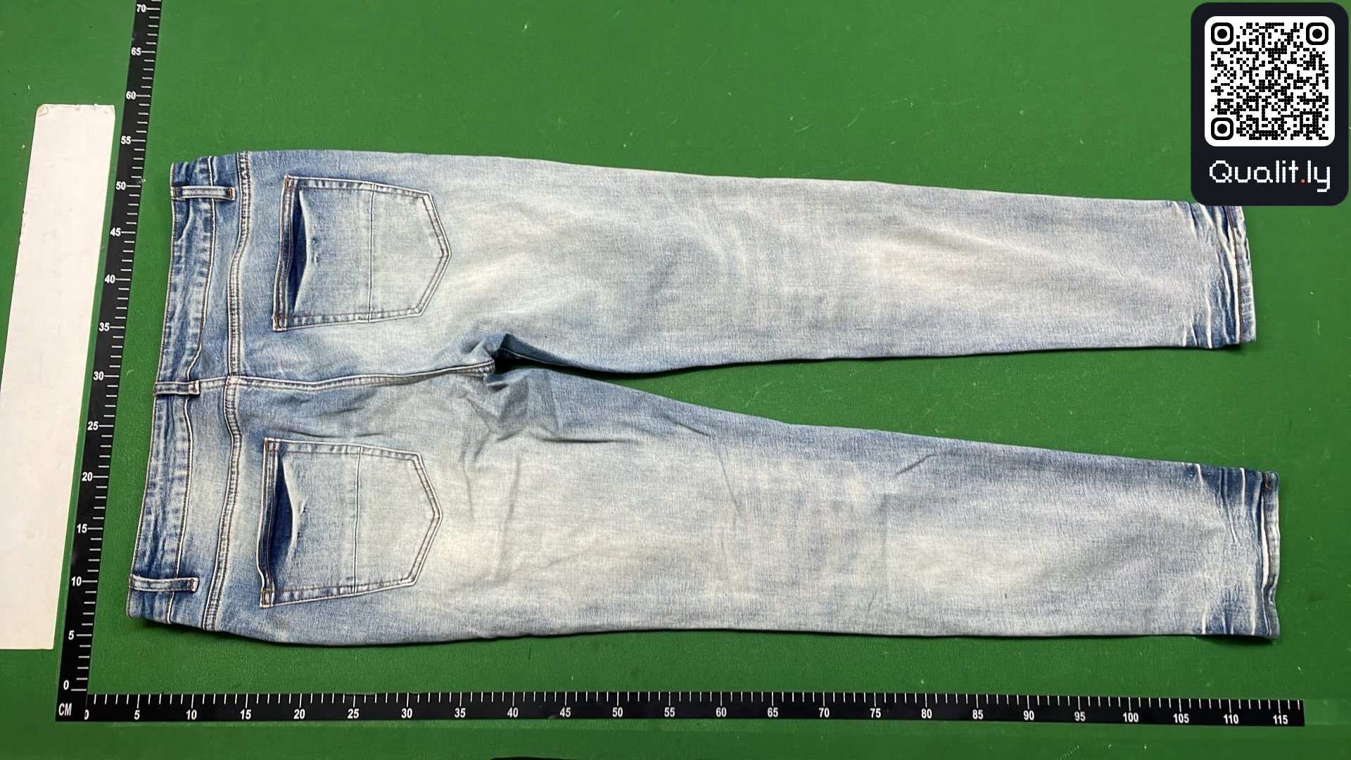 牛仔裤 QC 照片 3 / 12