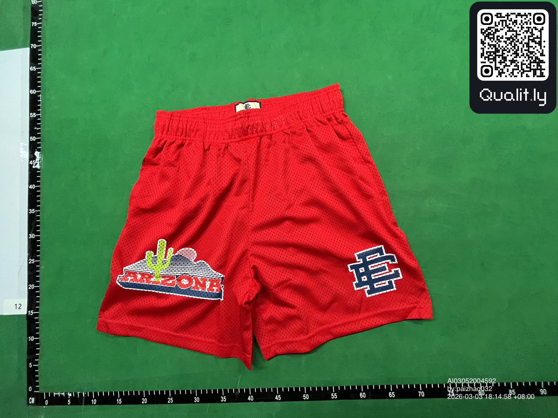 Short — photo QC 3 sur 28