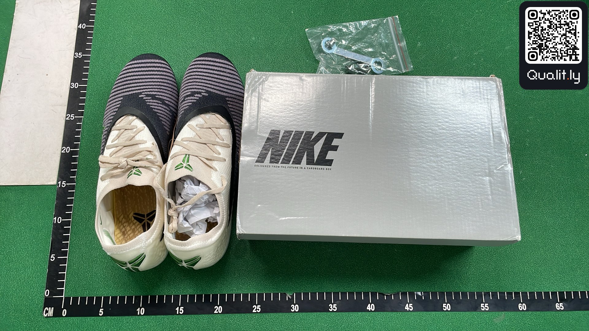 球鞋 QC 照片 1 / 6