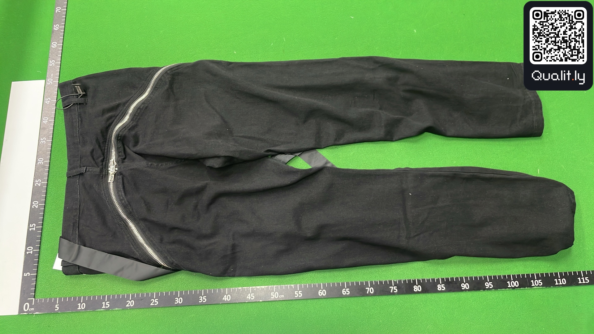 Jean — photo QC 3 sur 38