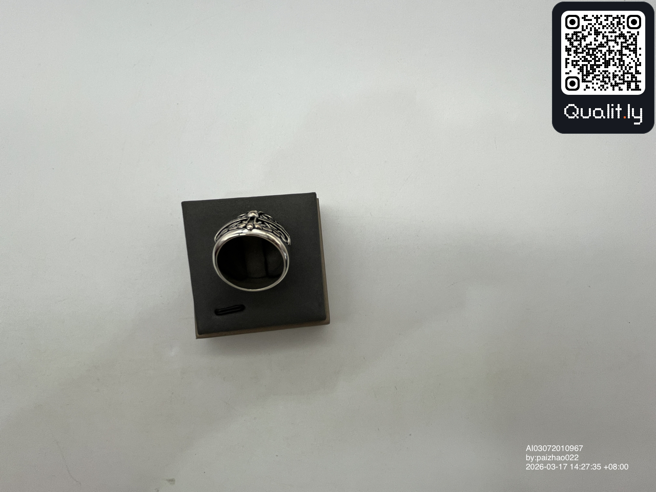 Bijuterie — fotografie QC 3 din 39