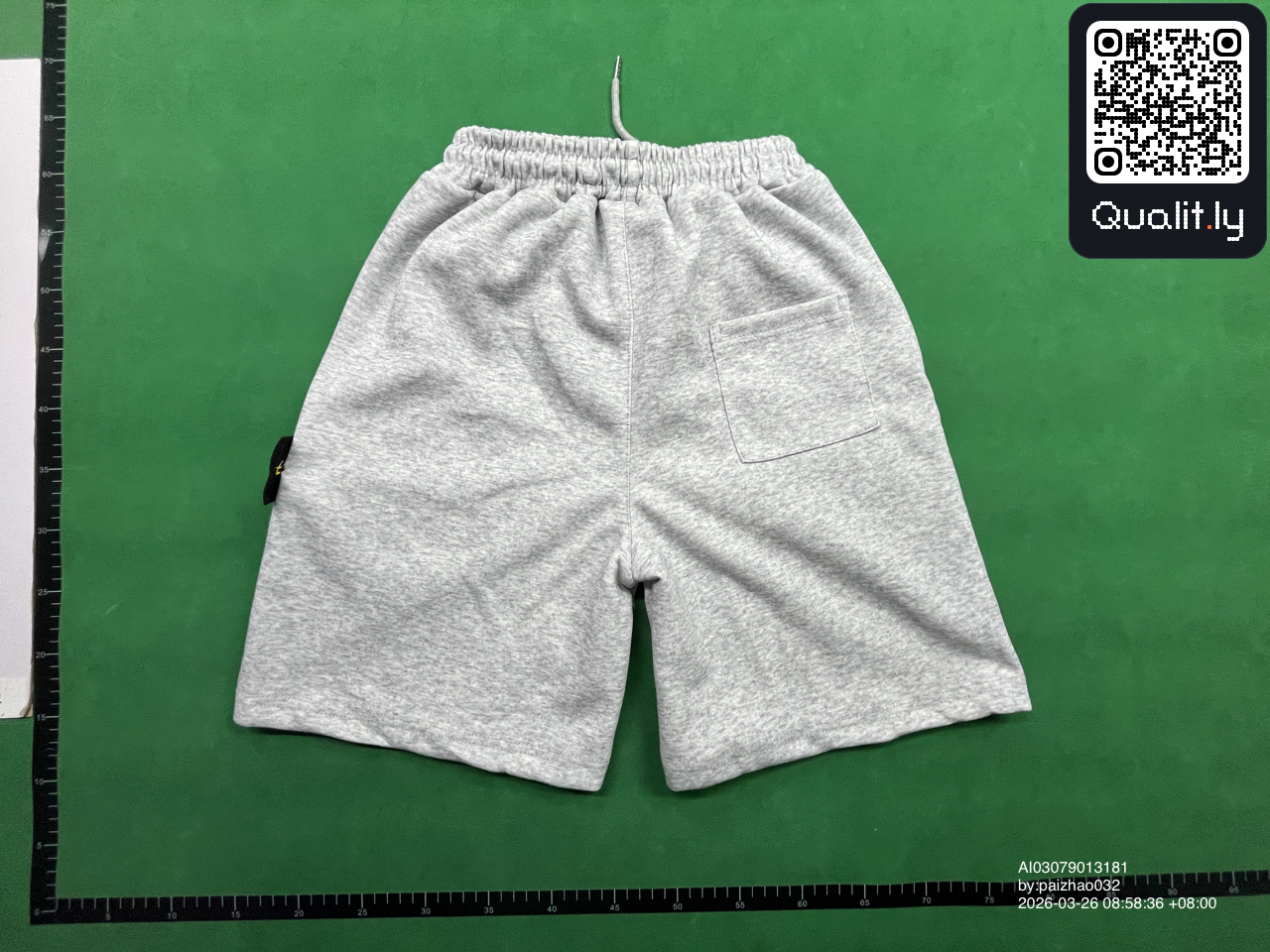 Pantaloncini — foto QC 2 di 4