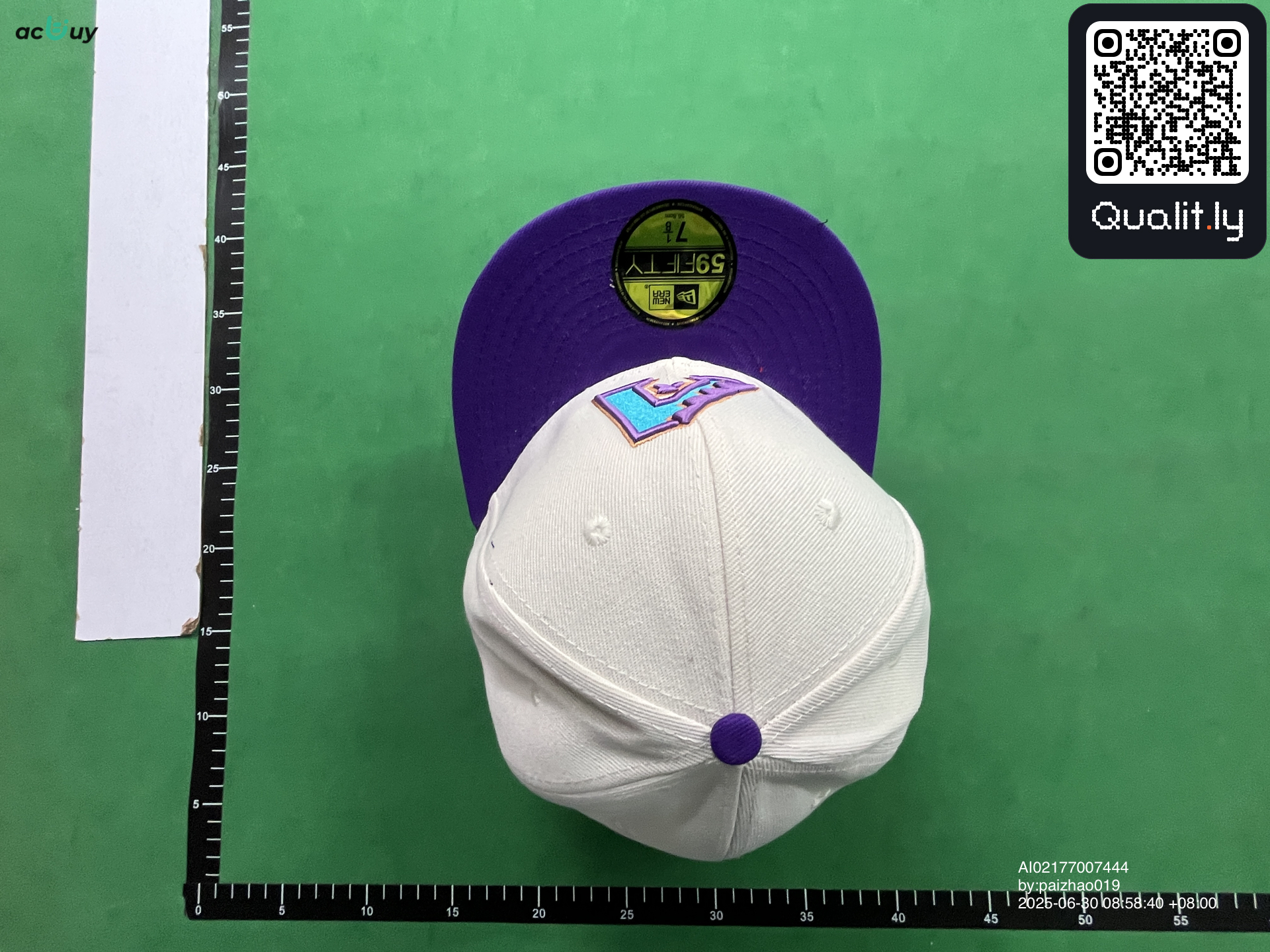 Foto QC 2 di 54
