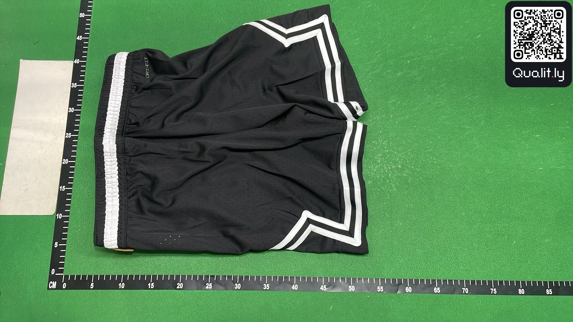 Short — photo QC 3 sur 12