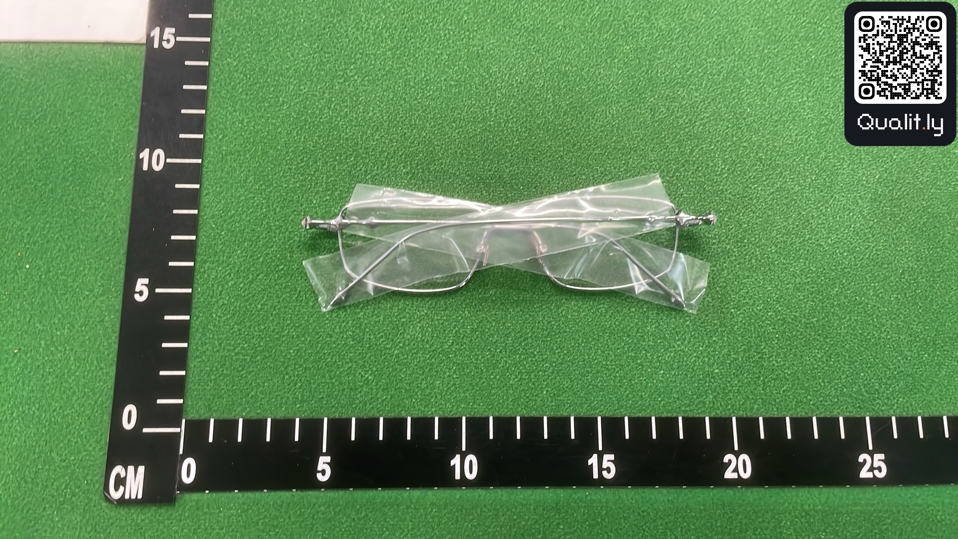 Sunglasses QC photo 2 of 3