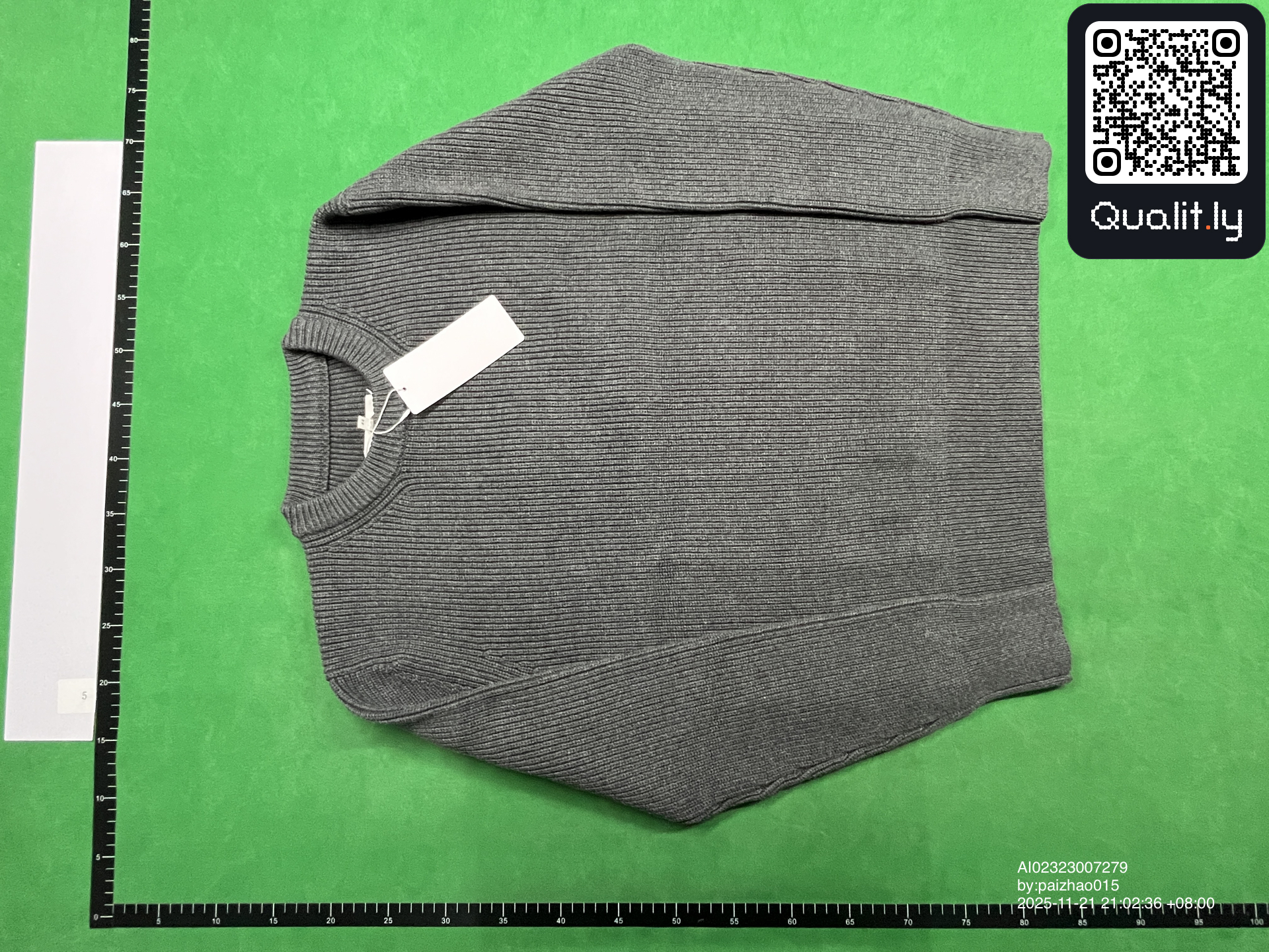 Sweater QC photo 2 of 34